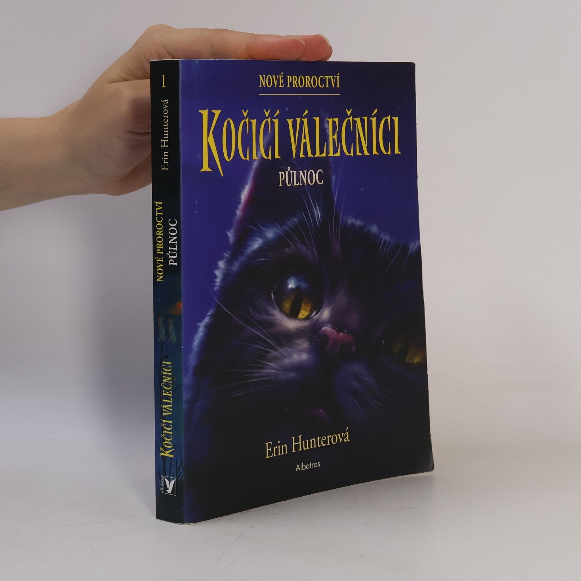 Erin Hunter Půlnoc