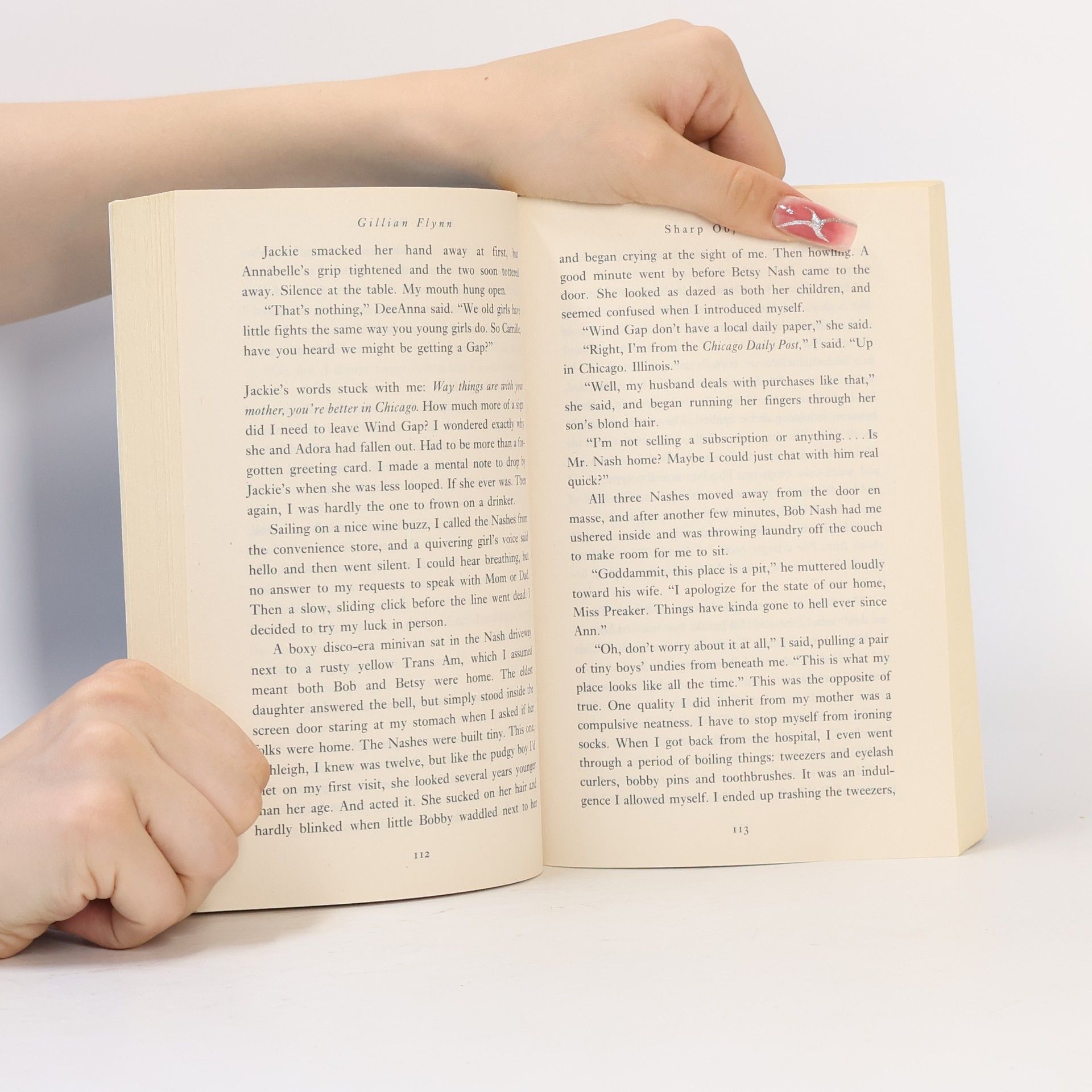 Gillian Flynn Sharp objects