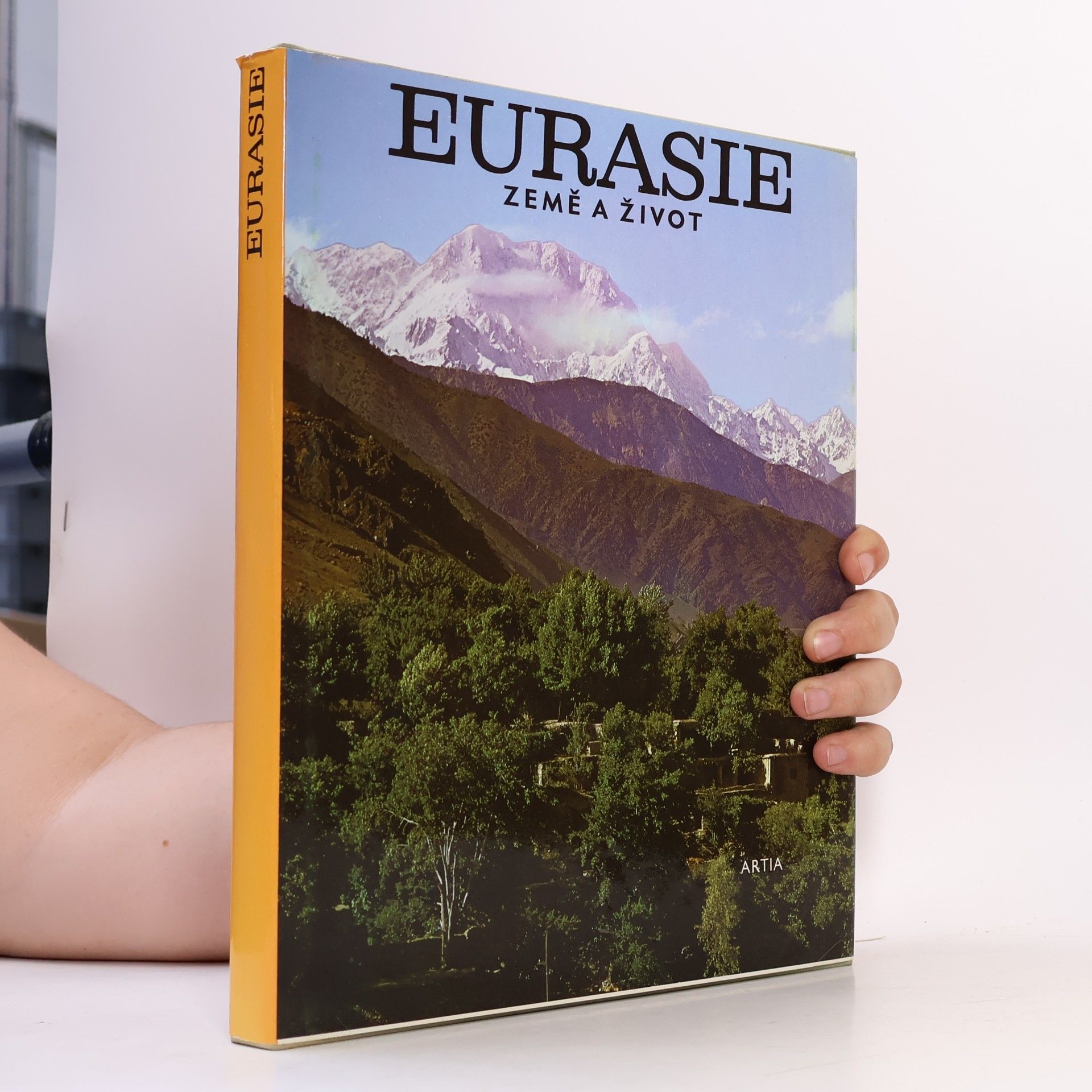 Helena Hrdličková Eurasie. Země a život