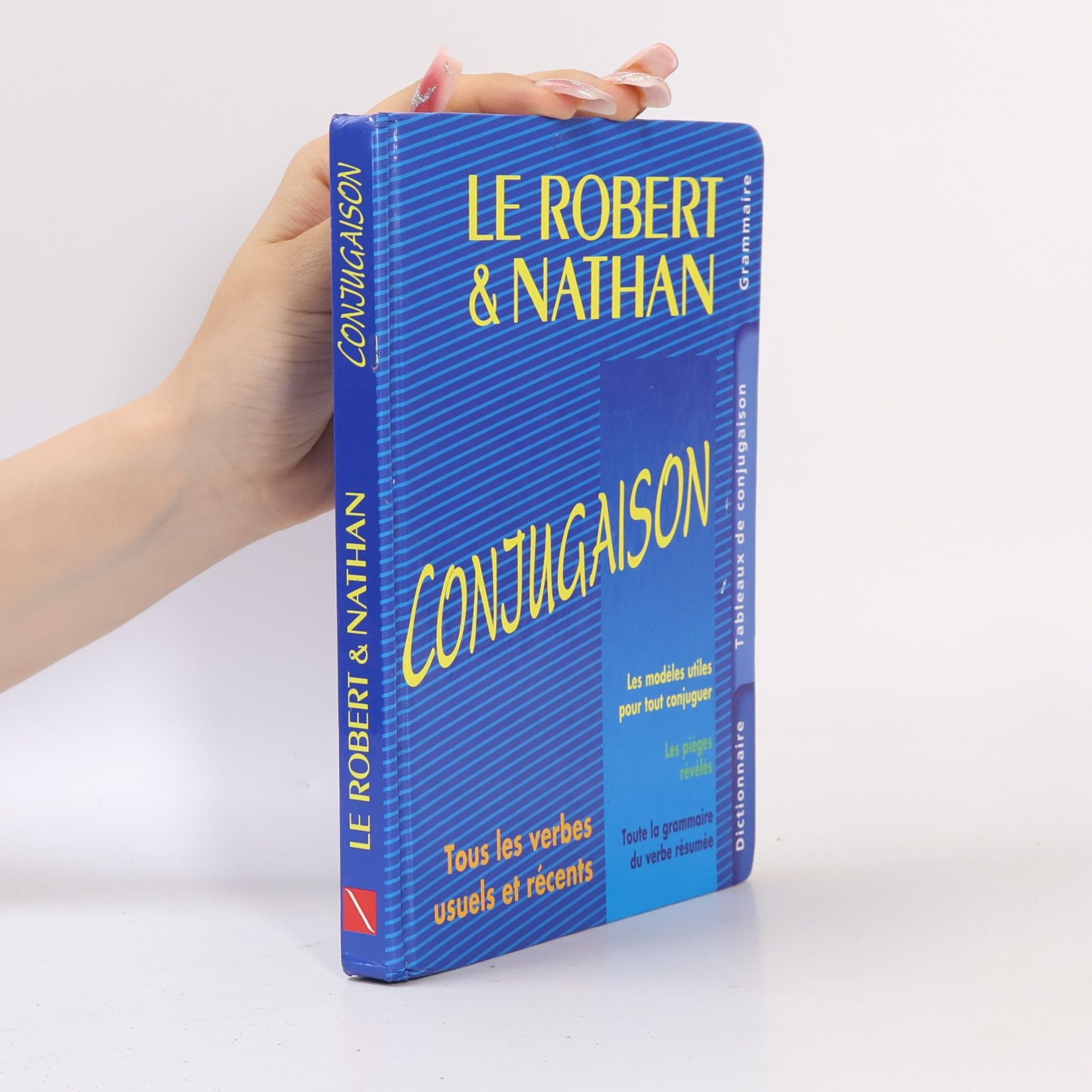 Émilie Carelli Le Robert & Nathan conjugaison