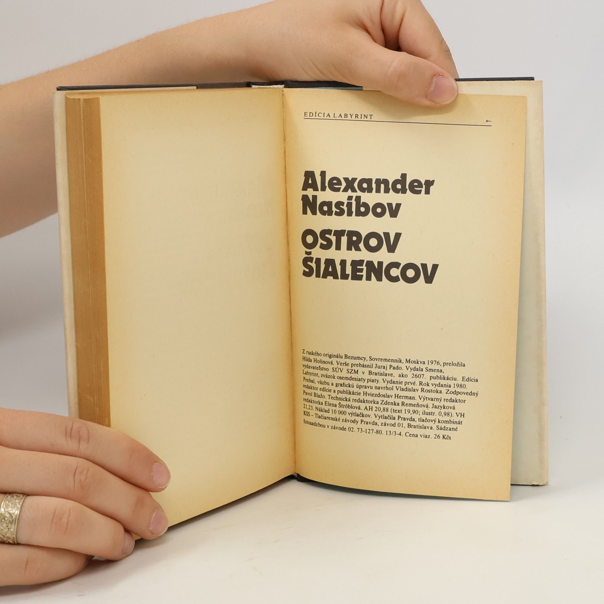 Aleksandr Ašotovič Nasibov Ostrov šialencov