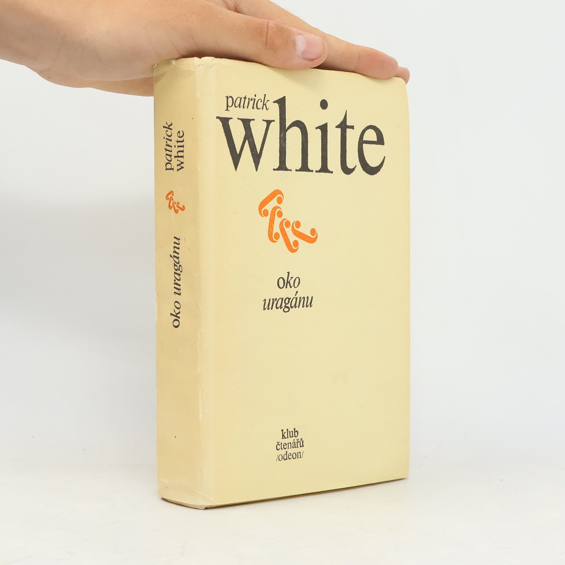 Patrick White Oko uragánu