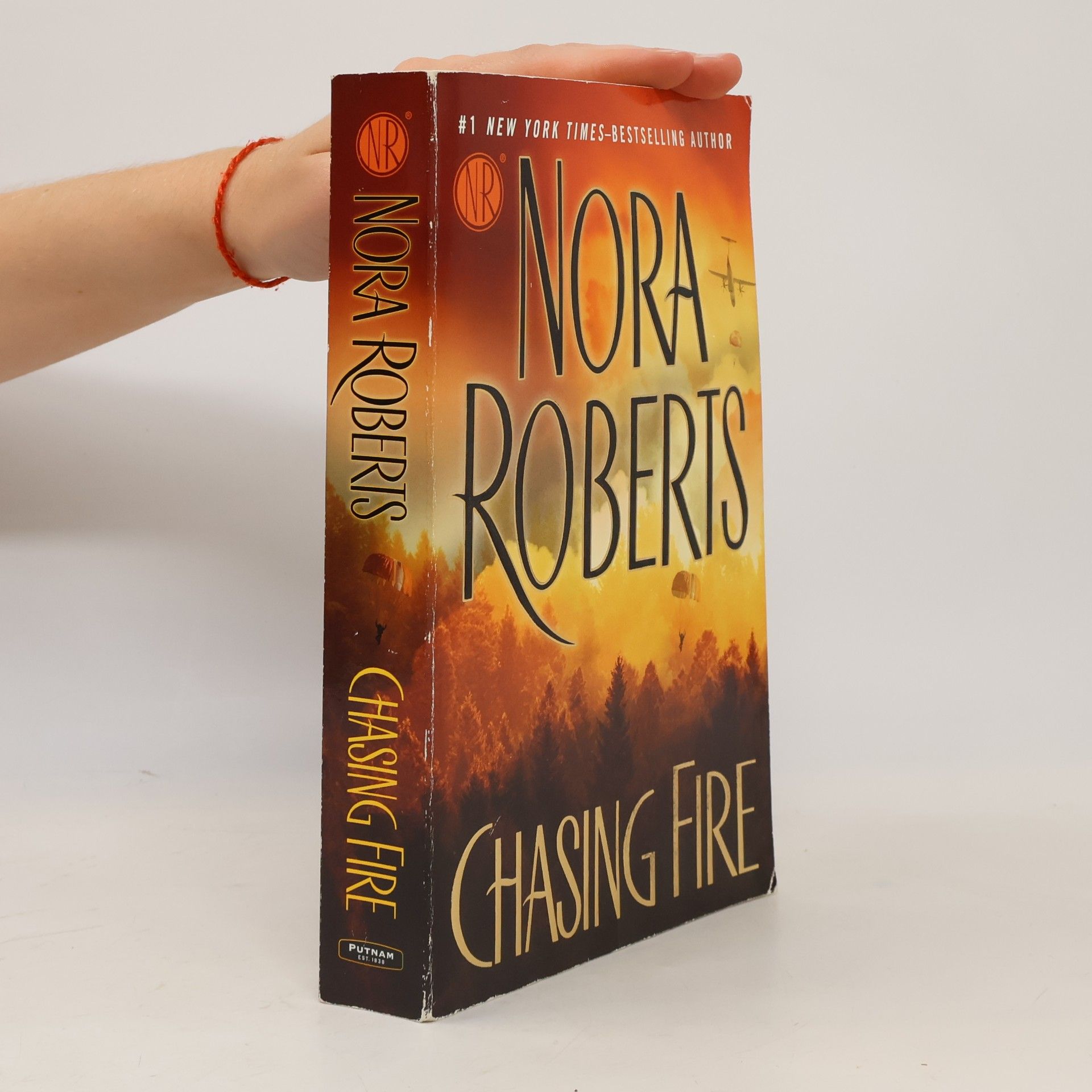 Nora Roberts Chasing Fire