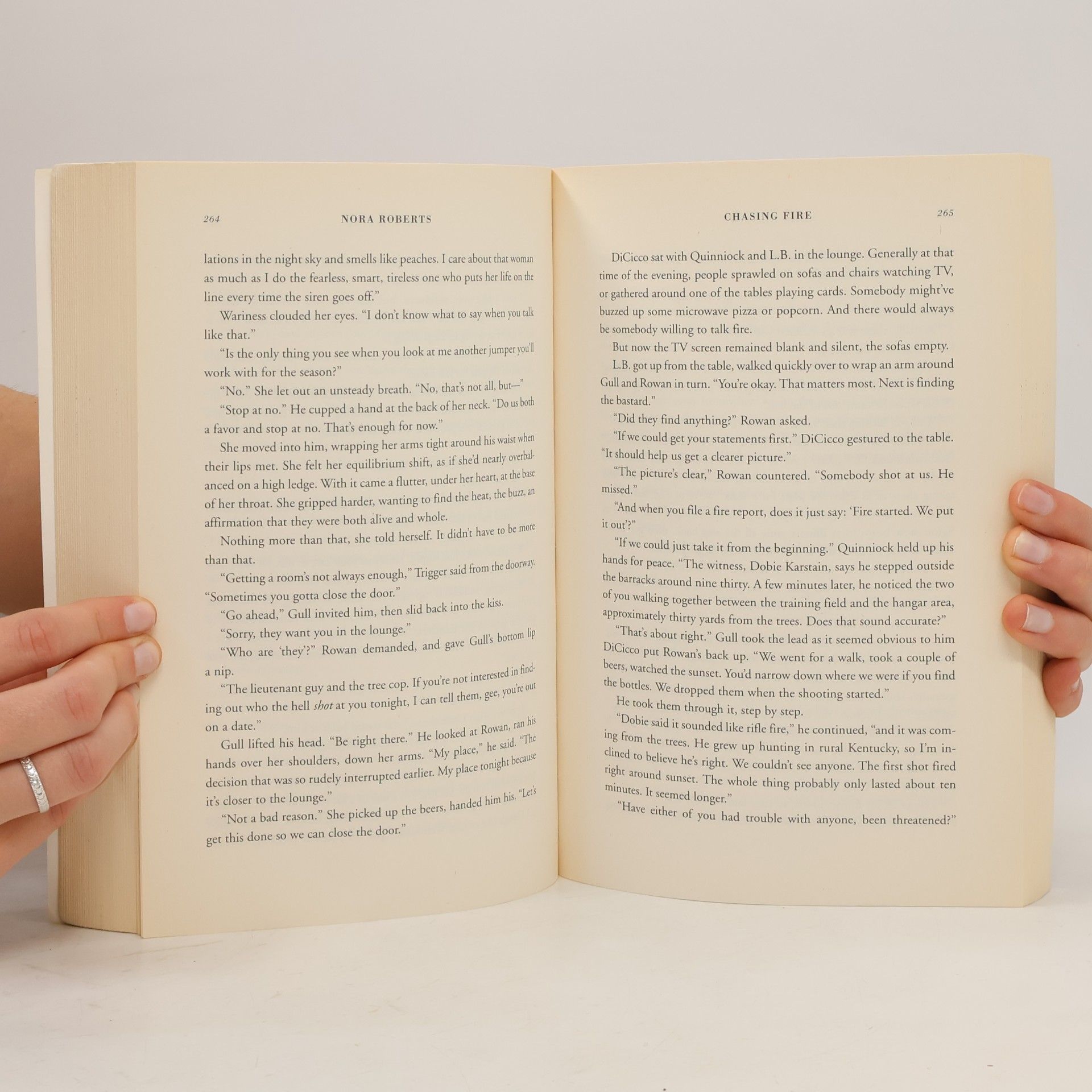 Nora Roberts Chasing Fire