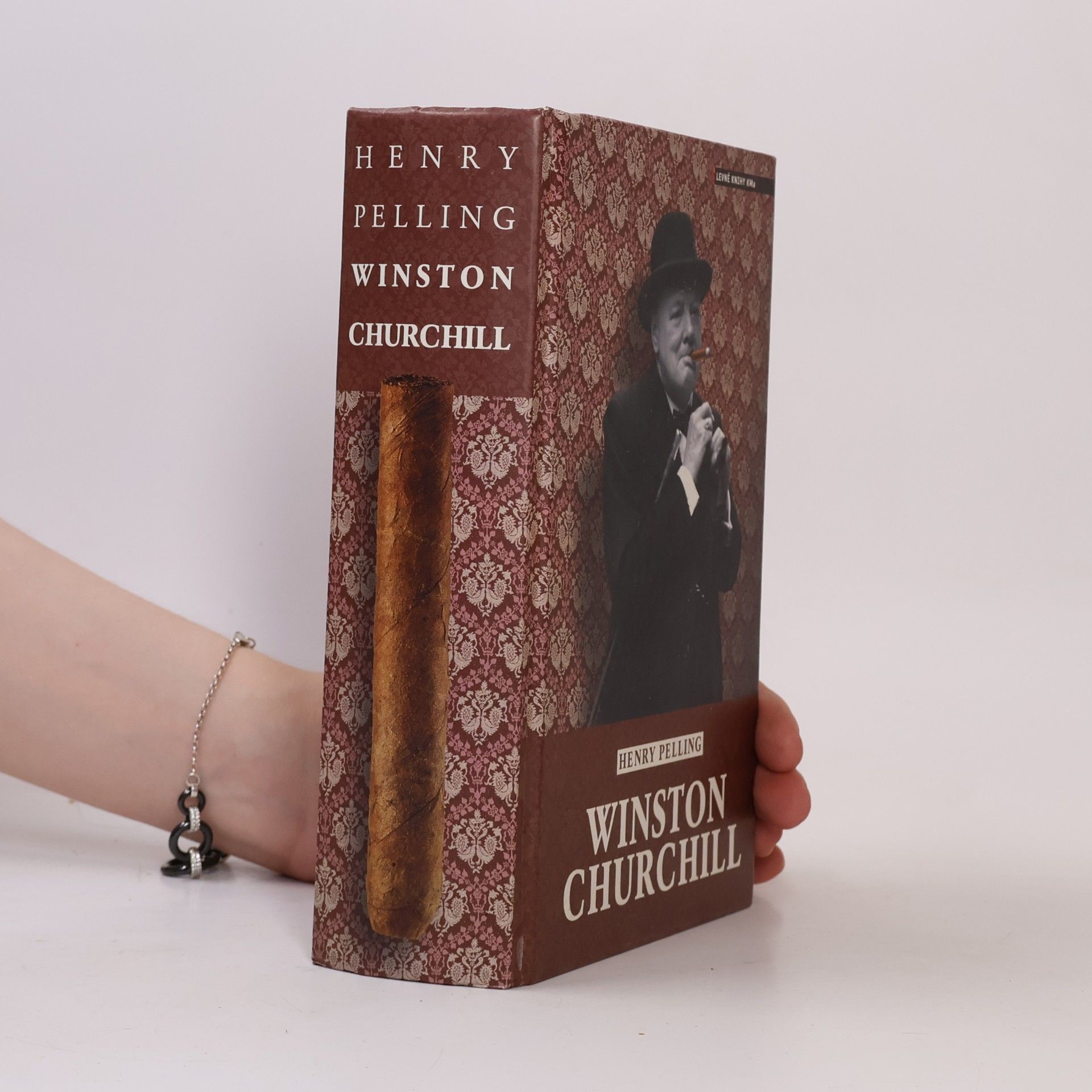 Henry Pelling Winston Churchill