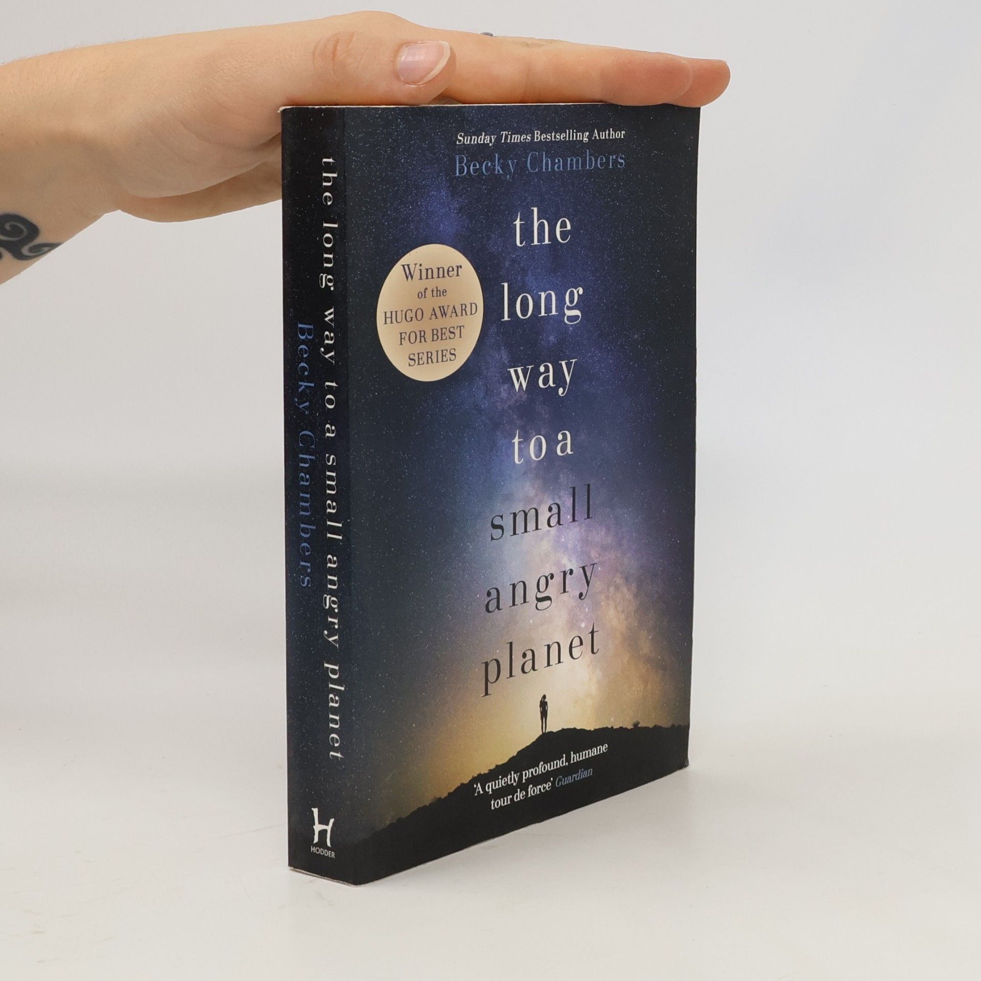 Becky Chambers The long way to a small angry planet