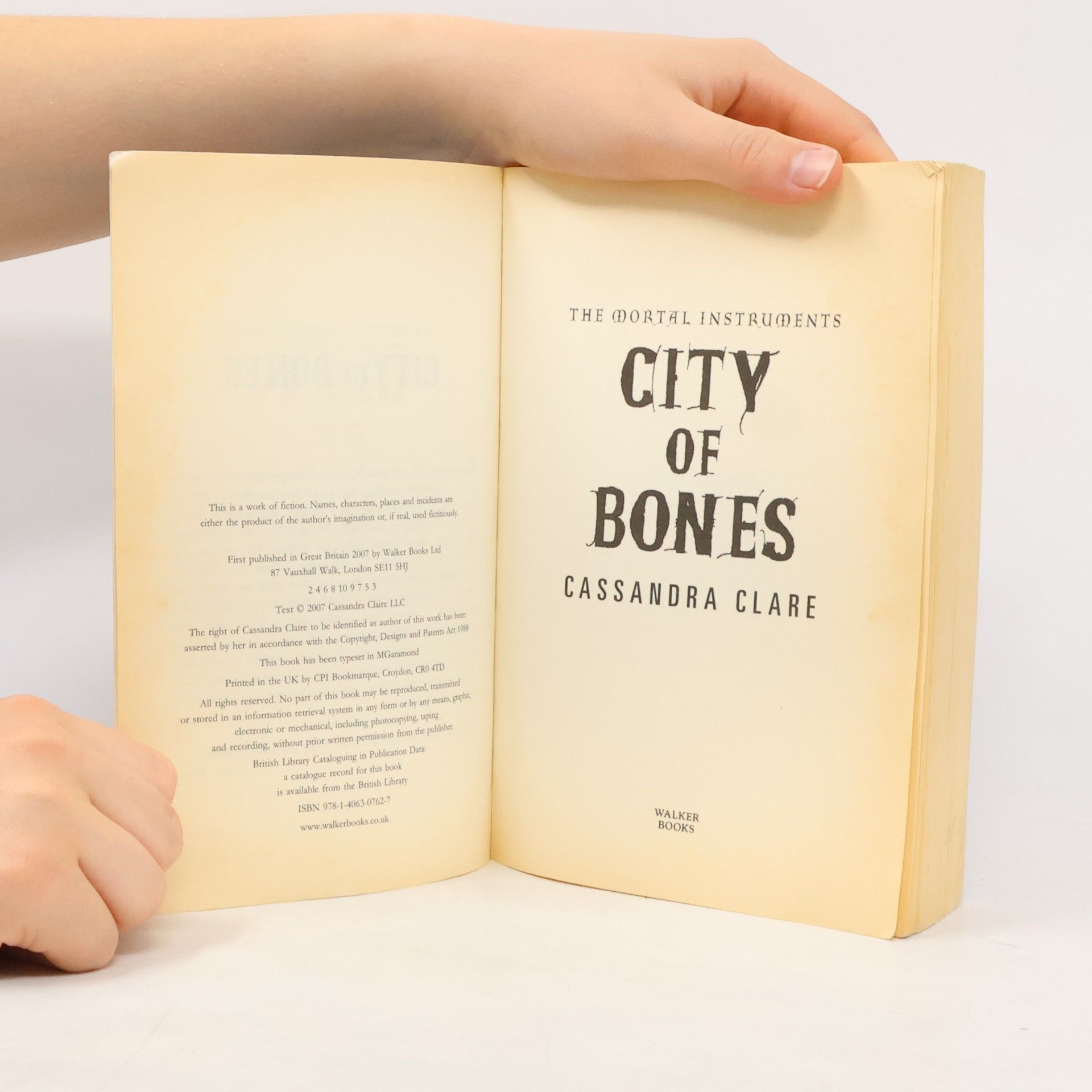 Cassandra Clare City of Bones