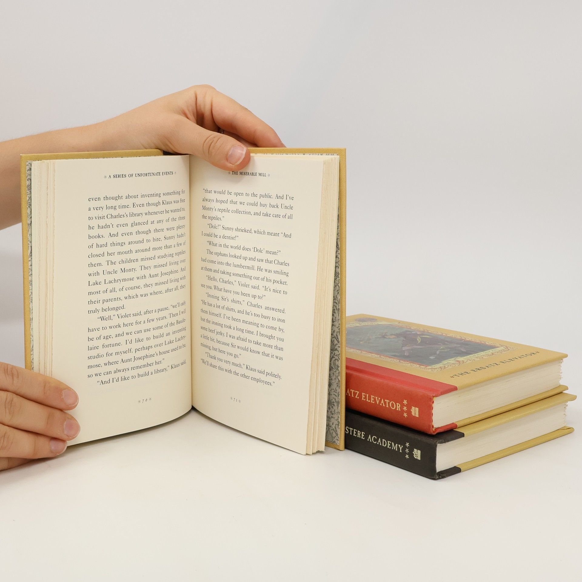 Lemony Snicket A Series of Unfortunate Events Box: The Situation Worsens (Books 4-6)