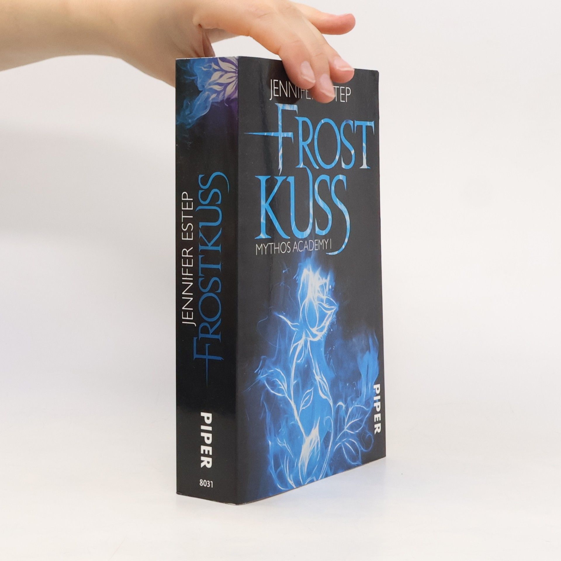 Jennifer Estep Frost Kuss