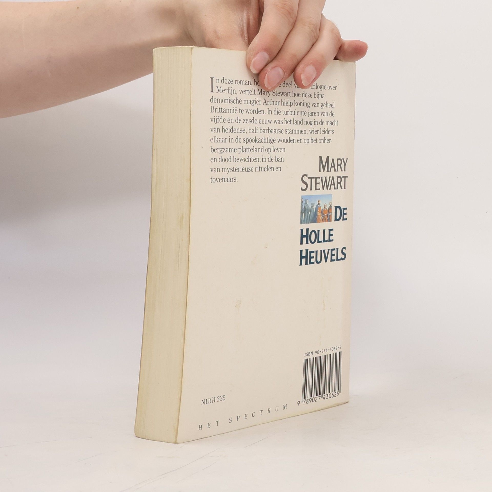 Mary Stewart De Merlijn-trilogie - 2: De holle heuvels