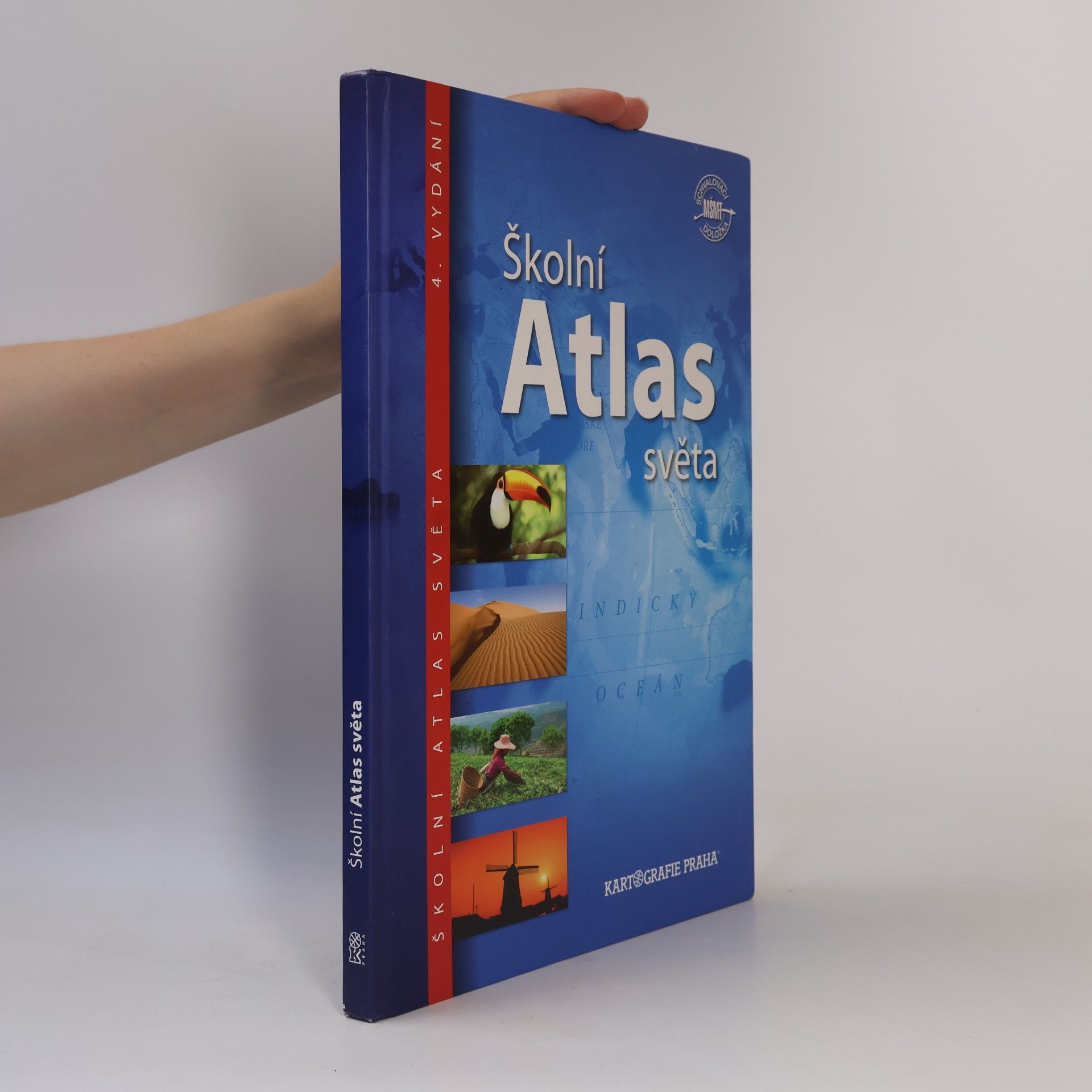 Collectif d'auteurs Školní atlas světa