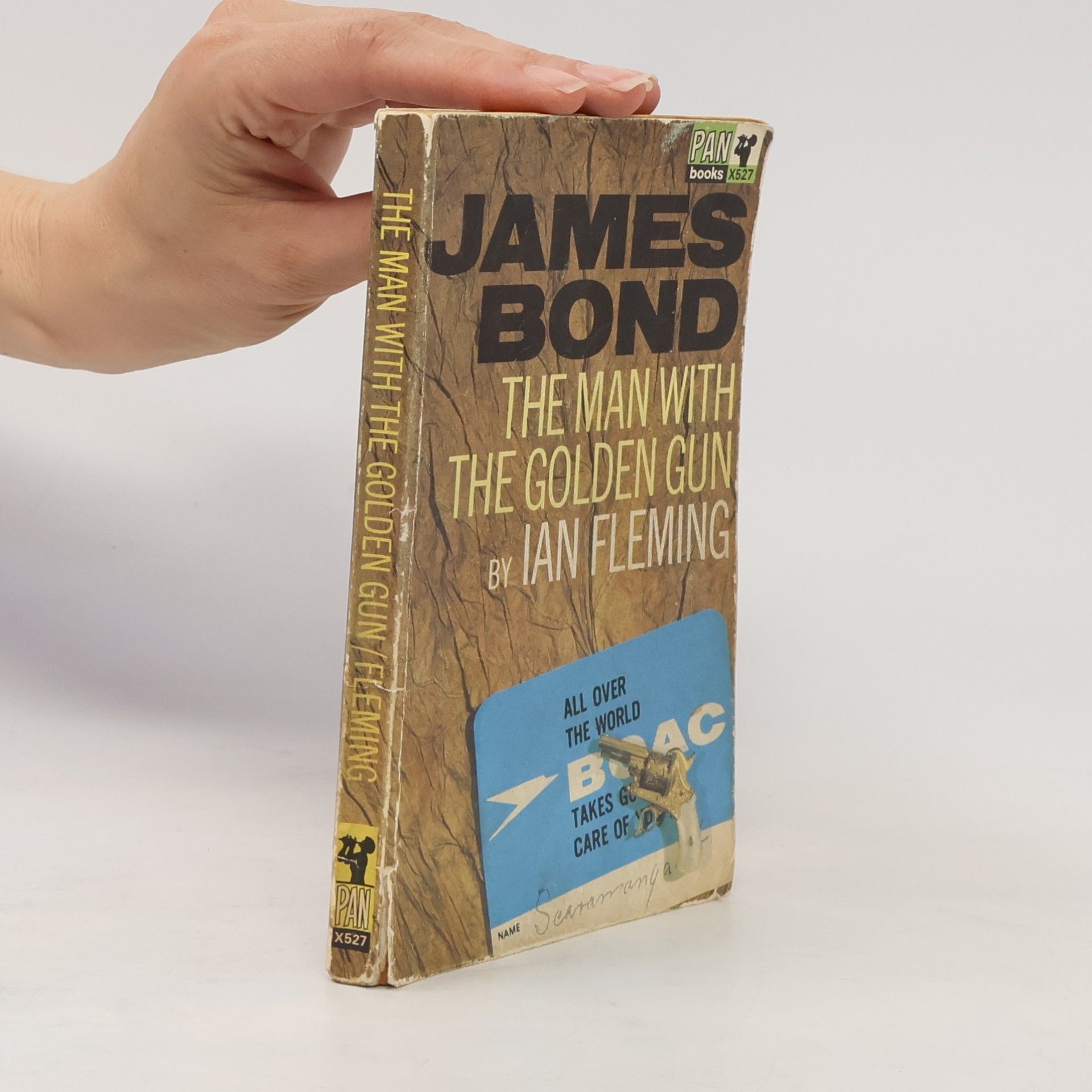 Ian Fleming James Bond. The Man With The Golden Gun
