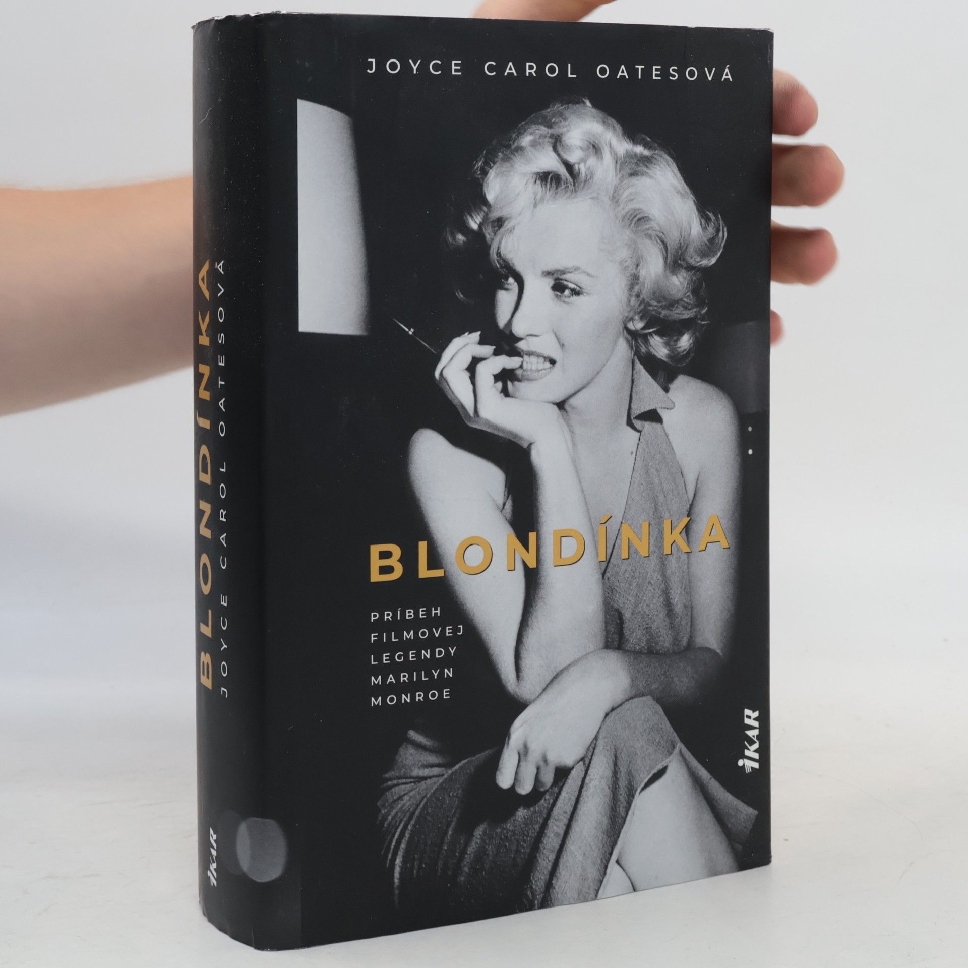 Joyce Carol Oatesová Blondínka