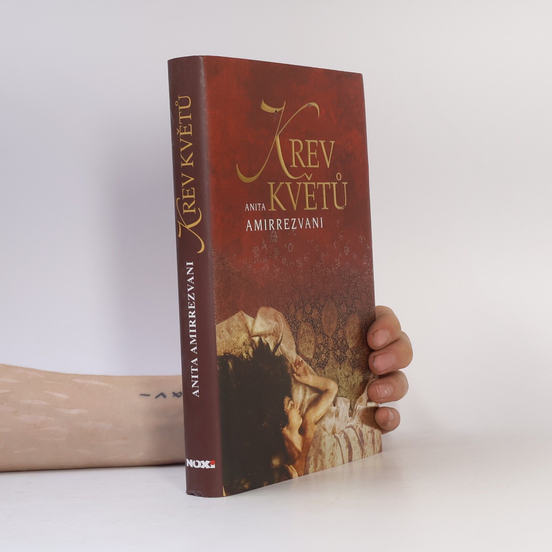 Anita Amirrezvani Krev květů