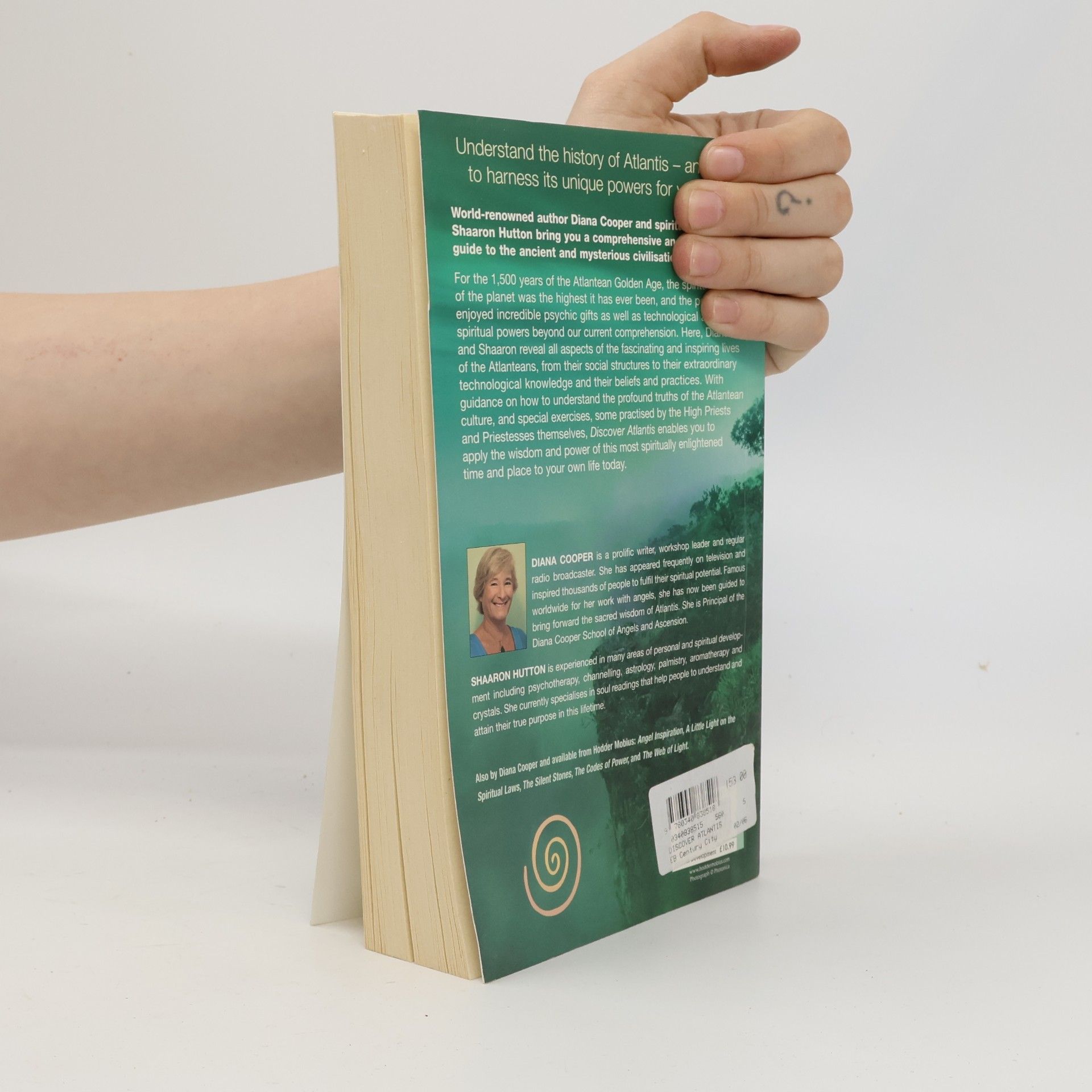 Diana Cooper Discover Atlantis : a guide to reclaiming the wisdom of the ancients