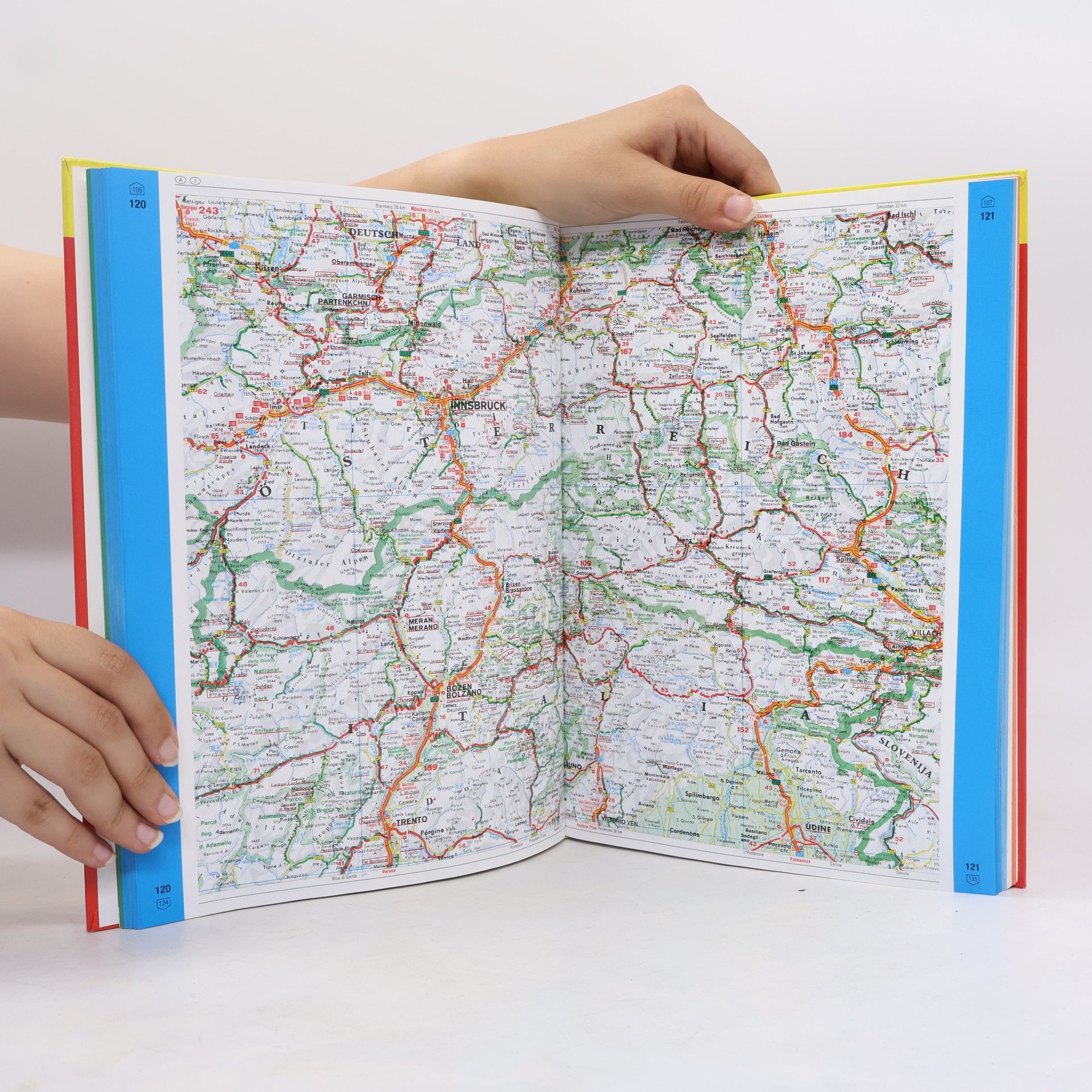 Various authors Evropa. Europa. Europe: atlas 1: 700 000