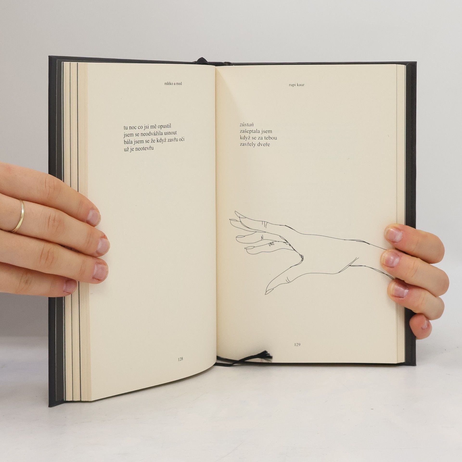 Rupi Kaur Mléko a med