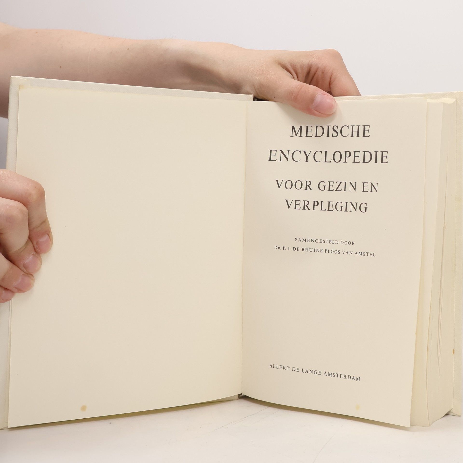 J. Van Ploos Amstel Medische encyclopedie voor gezin en verpleging