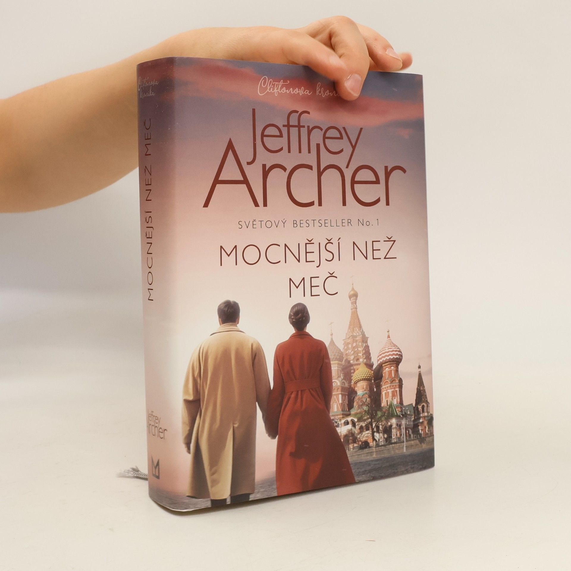 Jeffrey Archer Mocnější než meč