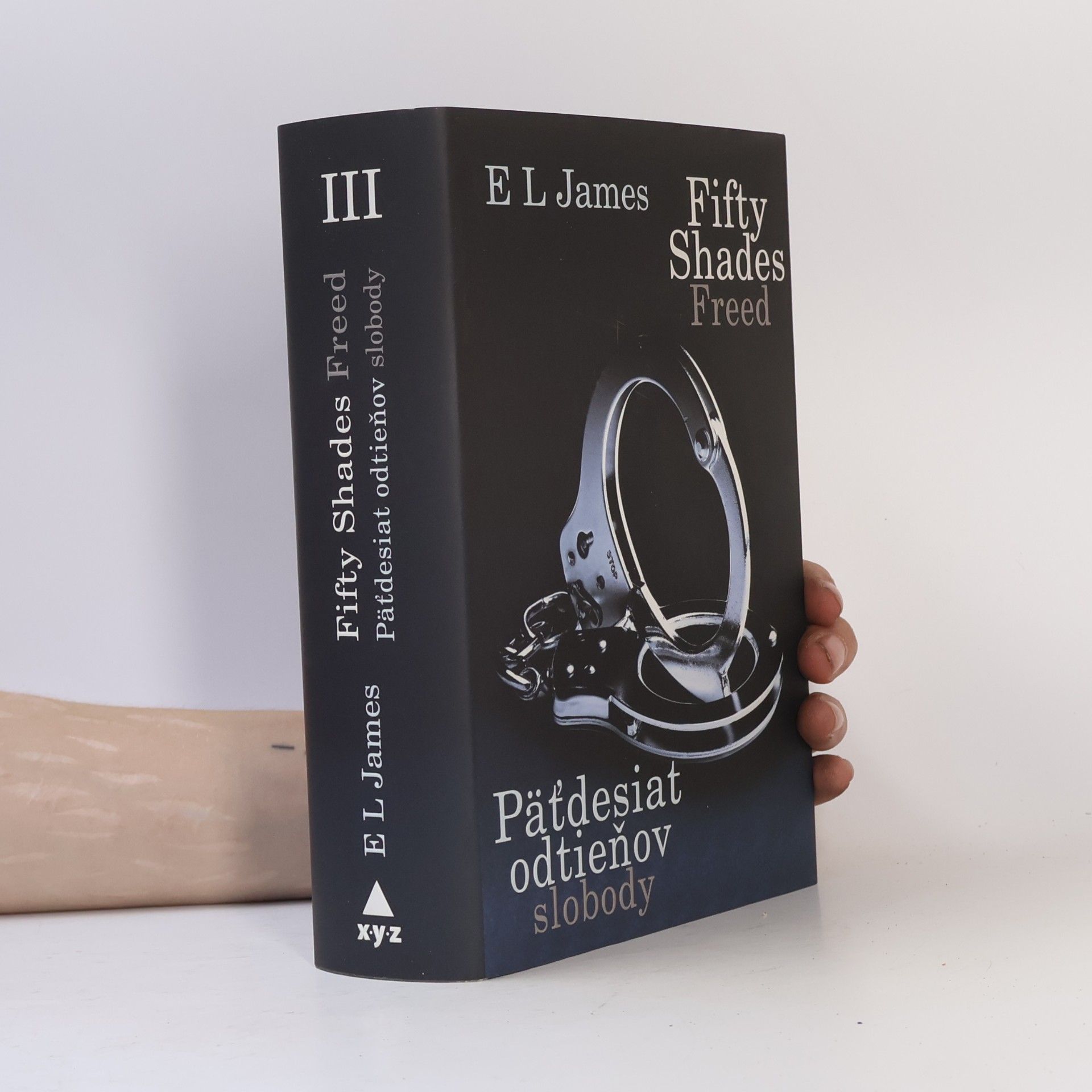 E. L. James Päťdesiat odtieňov slobody