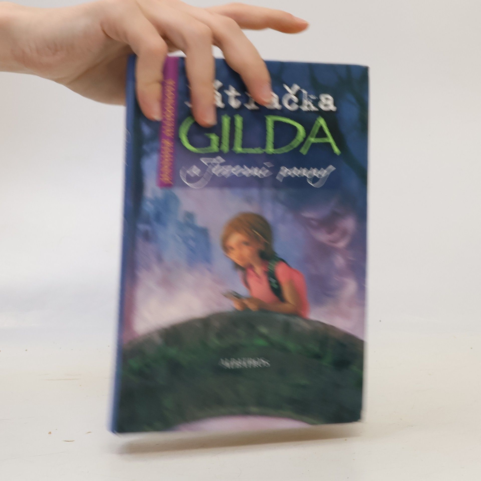 Jennifer Allison Pátračka Gilda a Jezerní panny