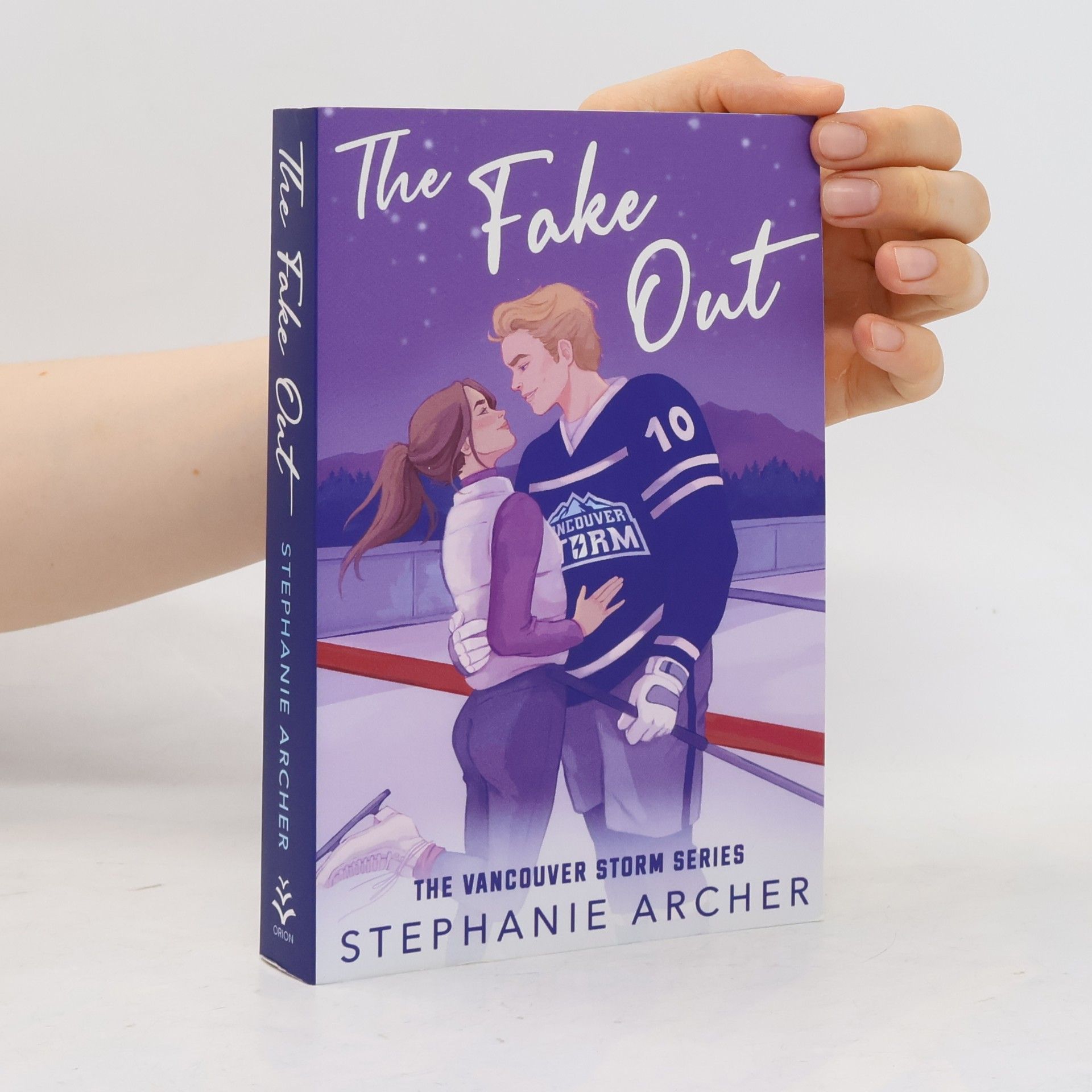 Stephanie Archer The Fake Out