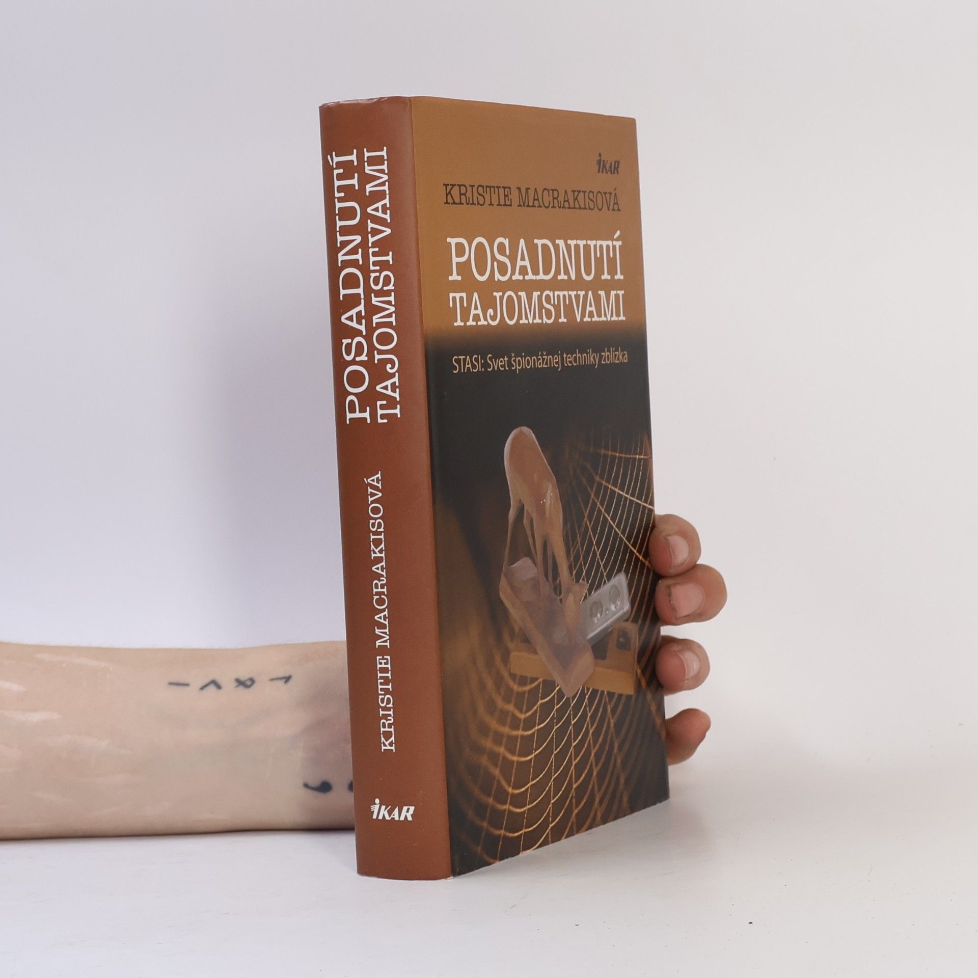 Kristie Macrakis Posadnutí tajomstvami