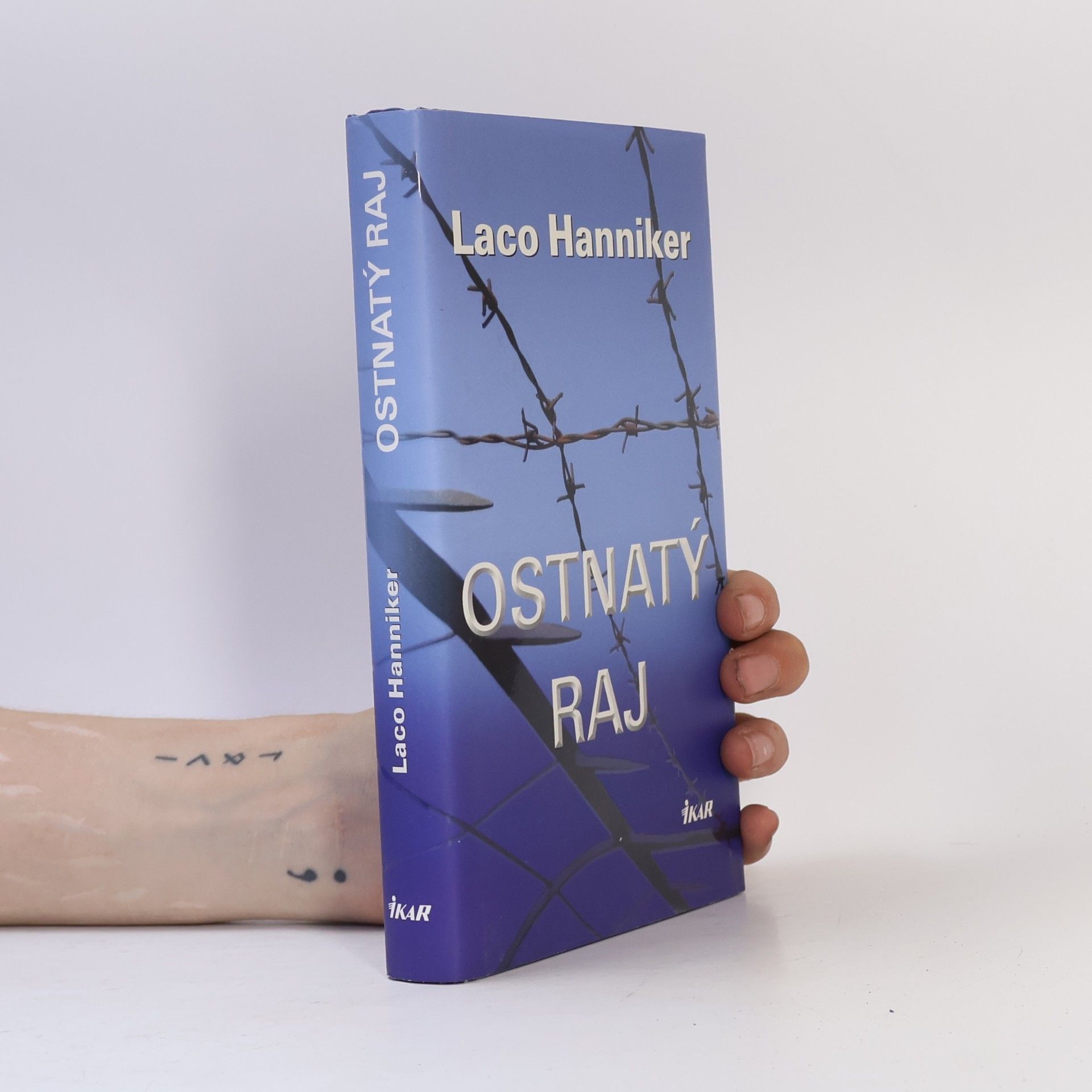 Hanniker Laco Ostnatý raj