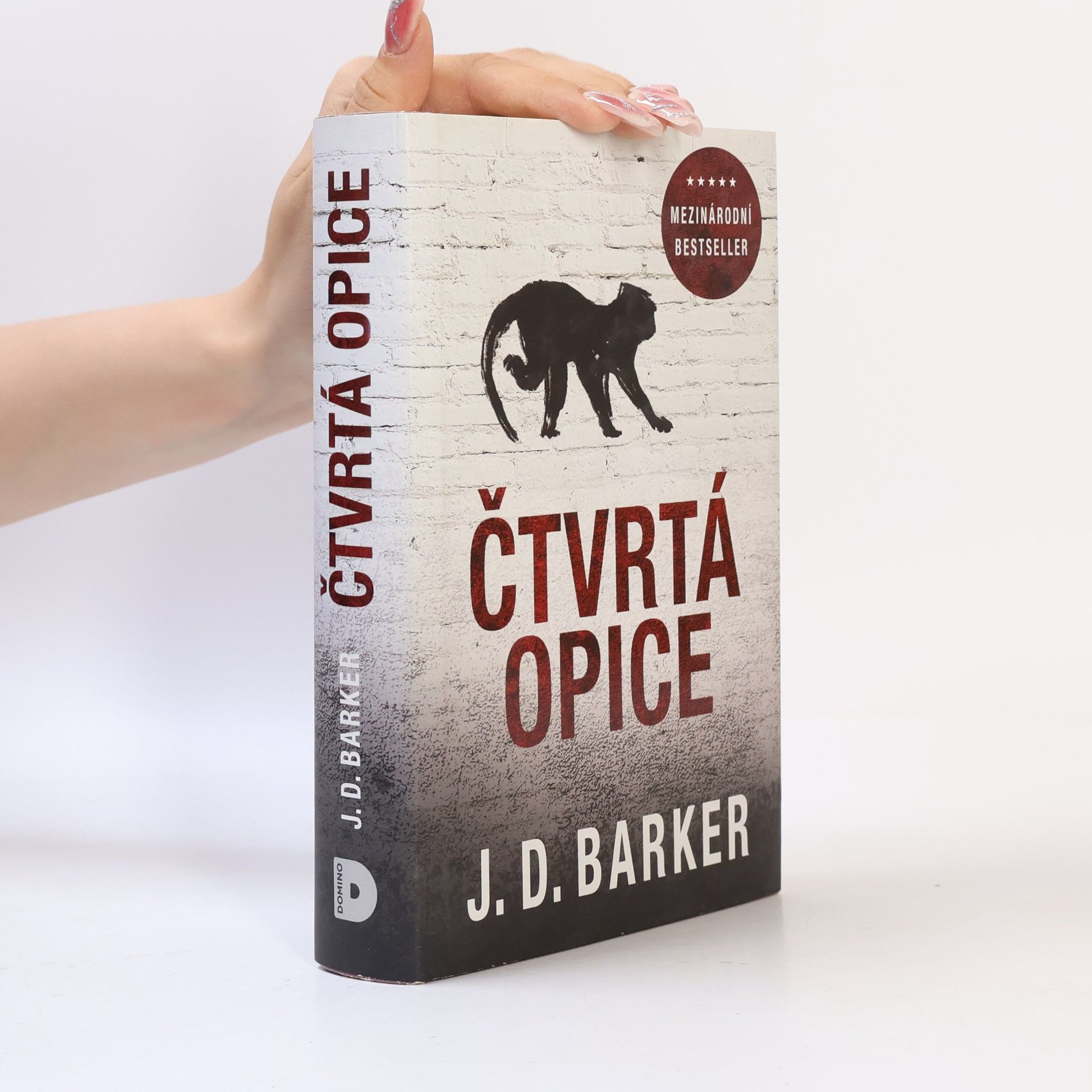 J. D. Barker Čtvrtá opice