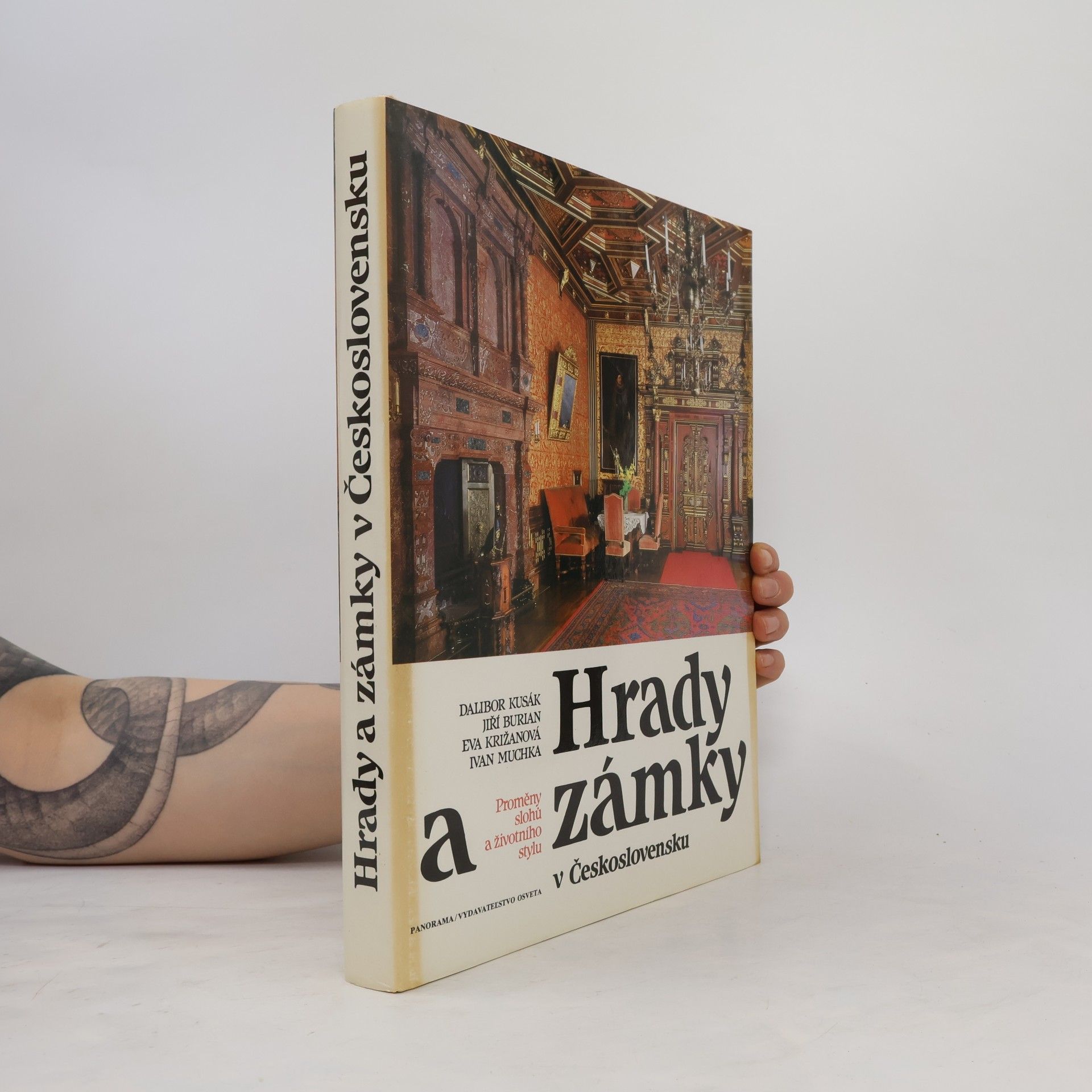 Dalibor Kusák Hrady a zámky v Československu