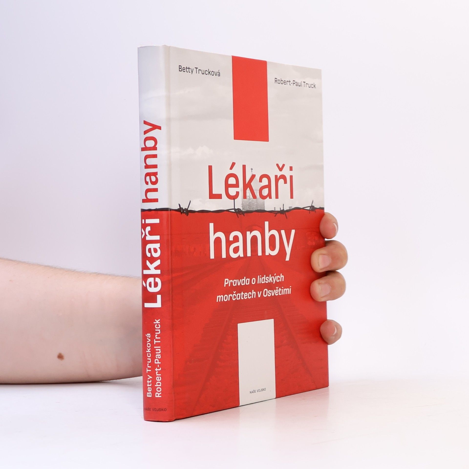 Robert-Paul Truck Lékaři hanby