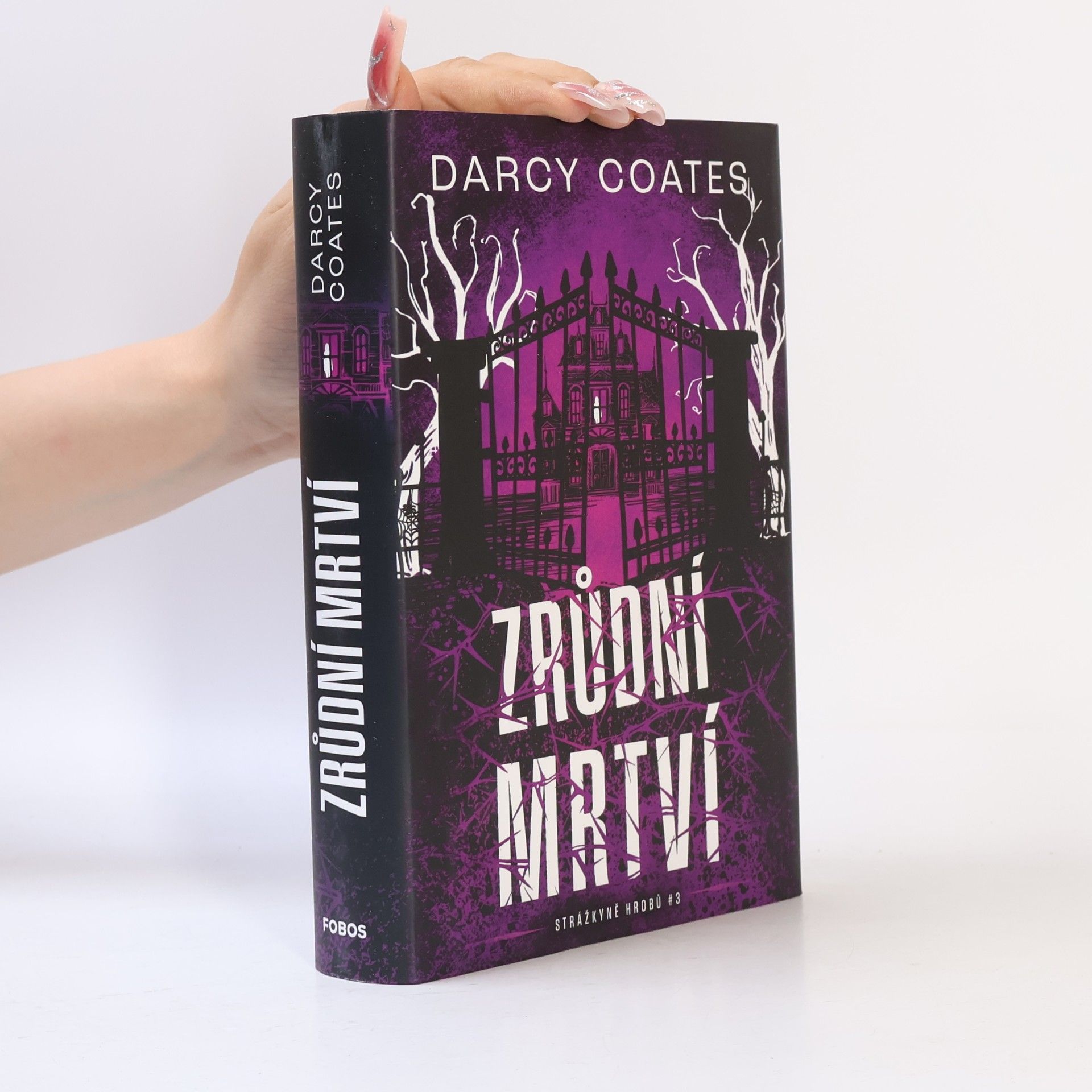 Darcy Coates Zrůdní mrtví