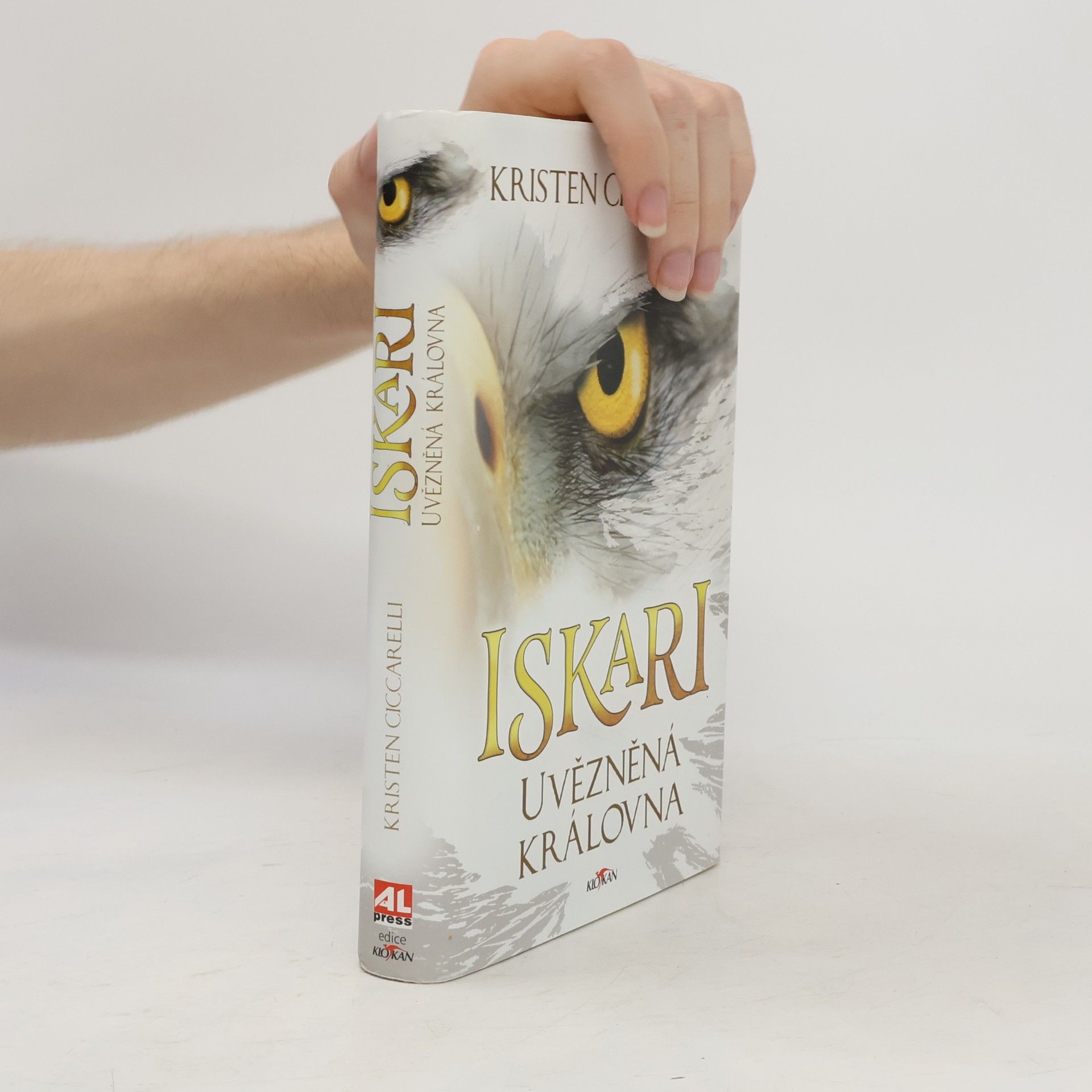 Kristen Ciccarelli Iskari. Uvězněná královna