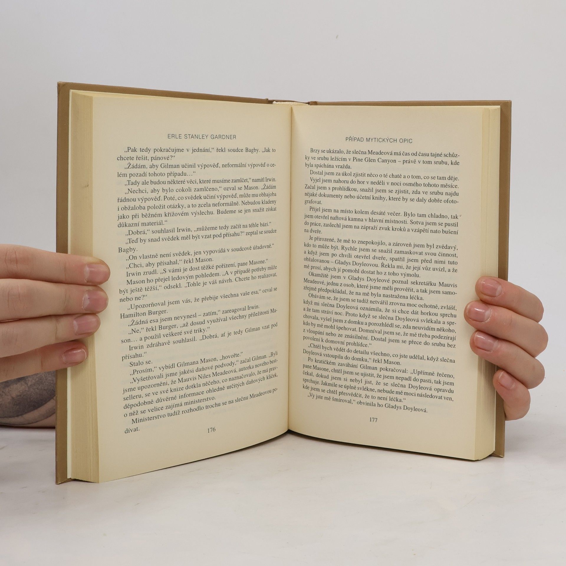 Erle Stanley Gardner Případ mytických opic / Případ vražedné hračky