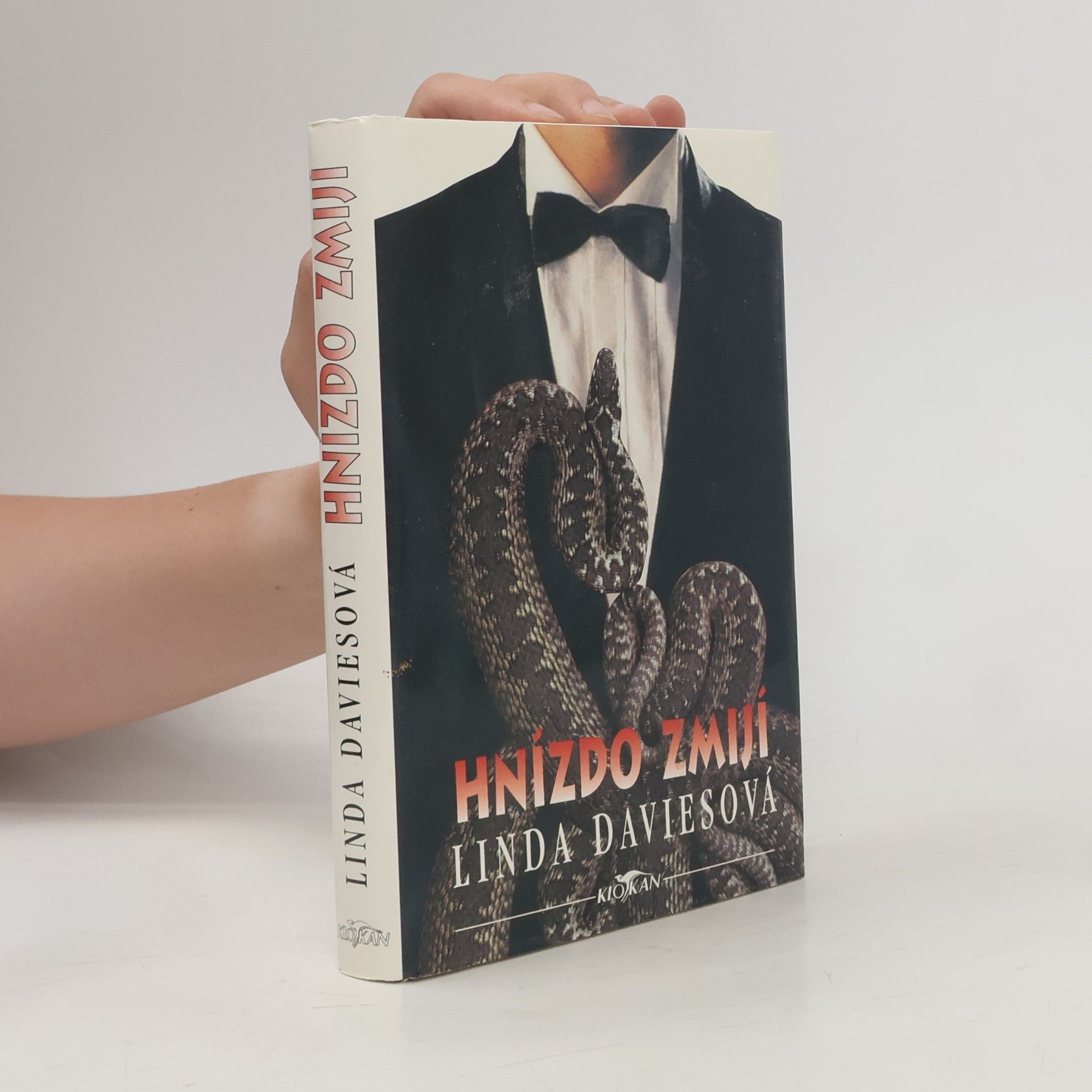 Linda Davies Hnízdo zmijí