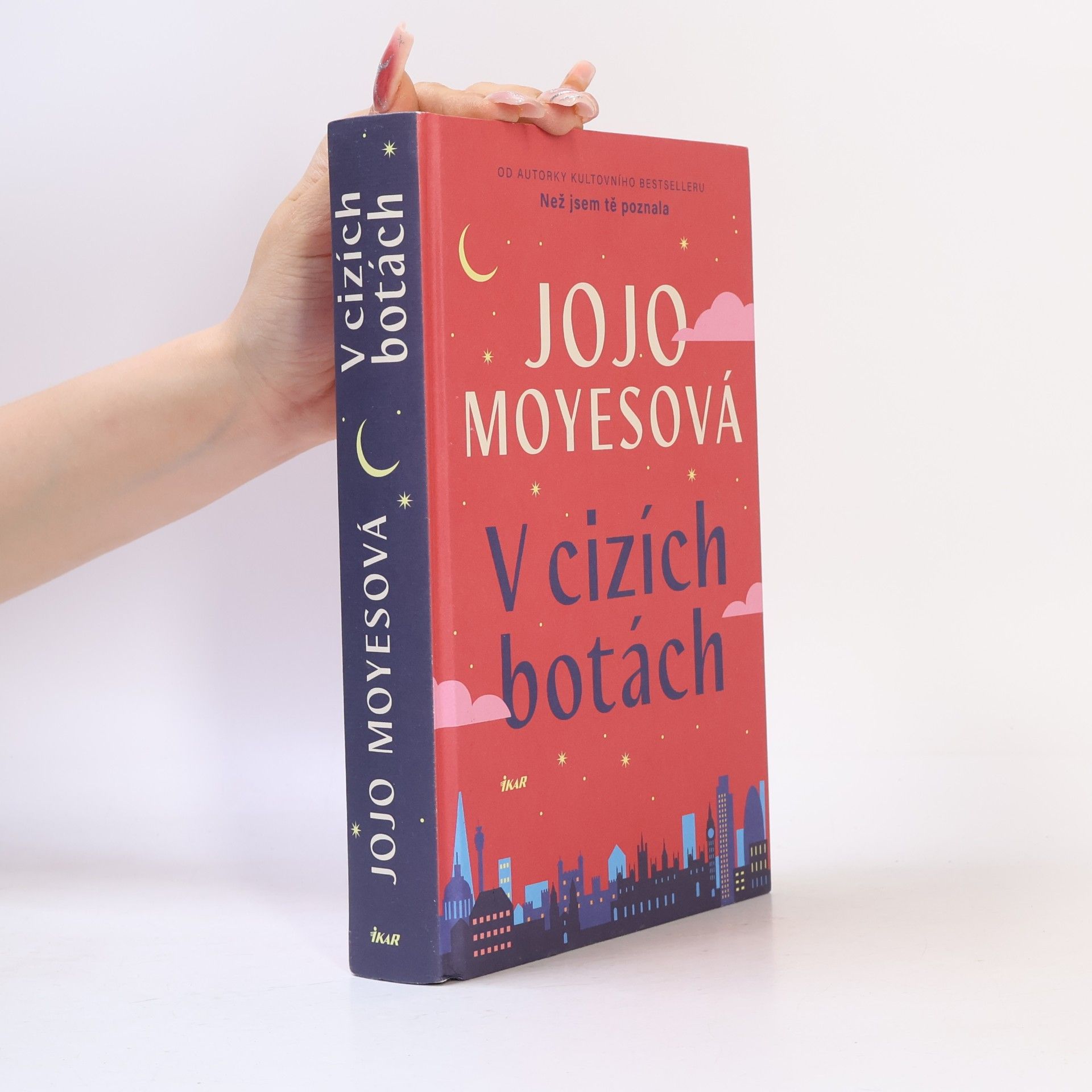 Jojo Moyes V cizích botách