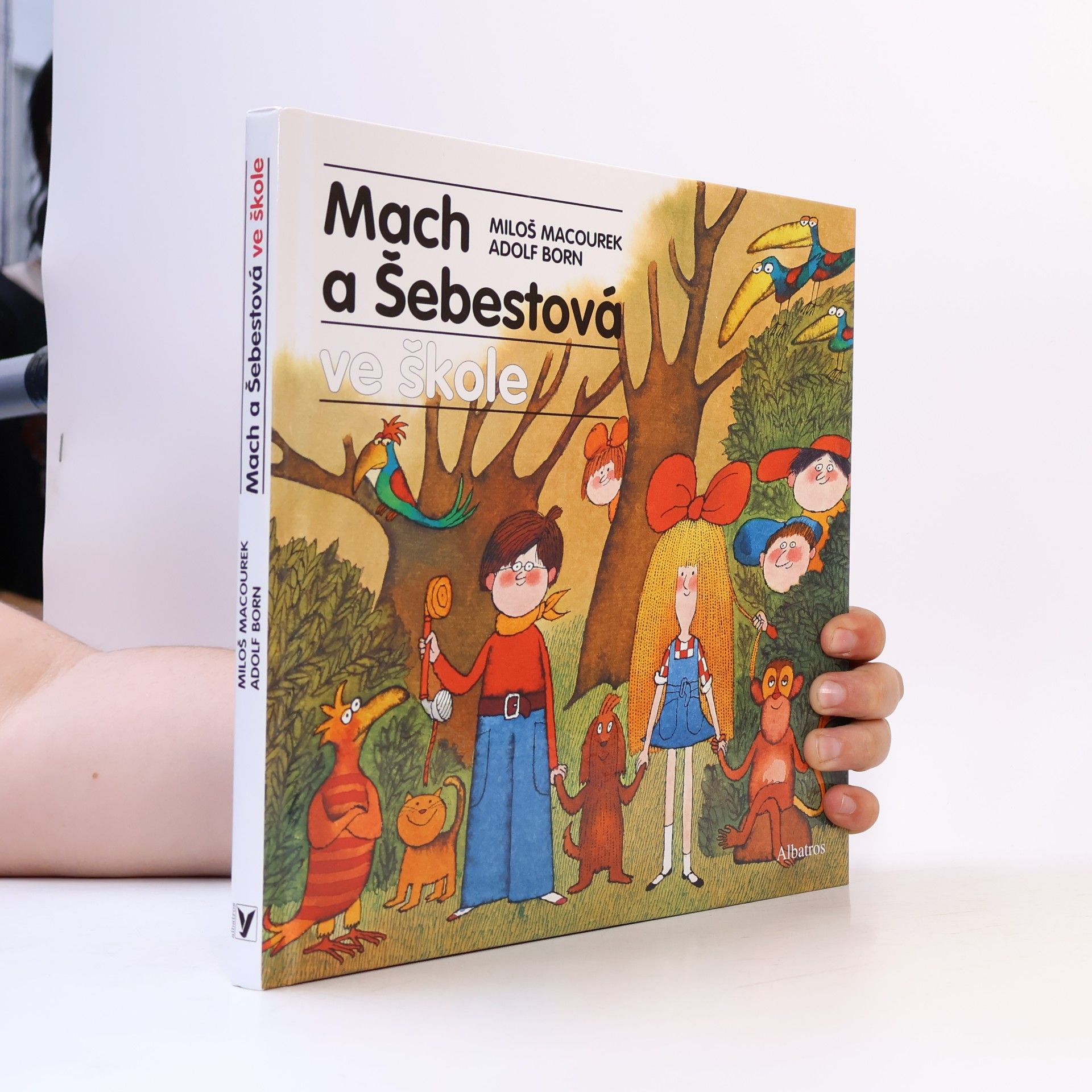 Miloš Macourek Mach a Šebestová ve škole