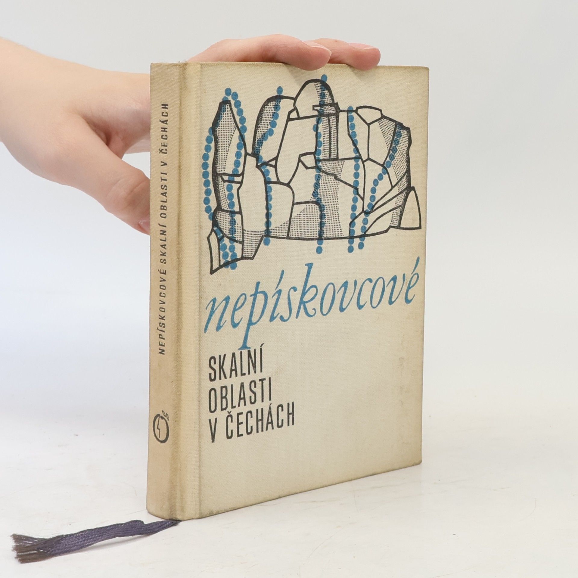 Jan Novotný Nepískovcové skalní oblasti v Čechách