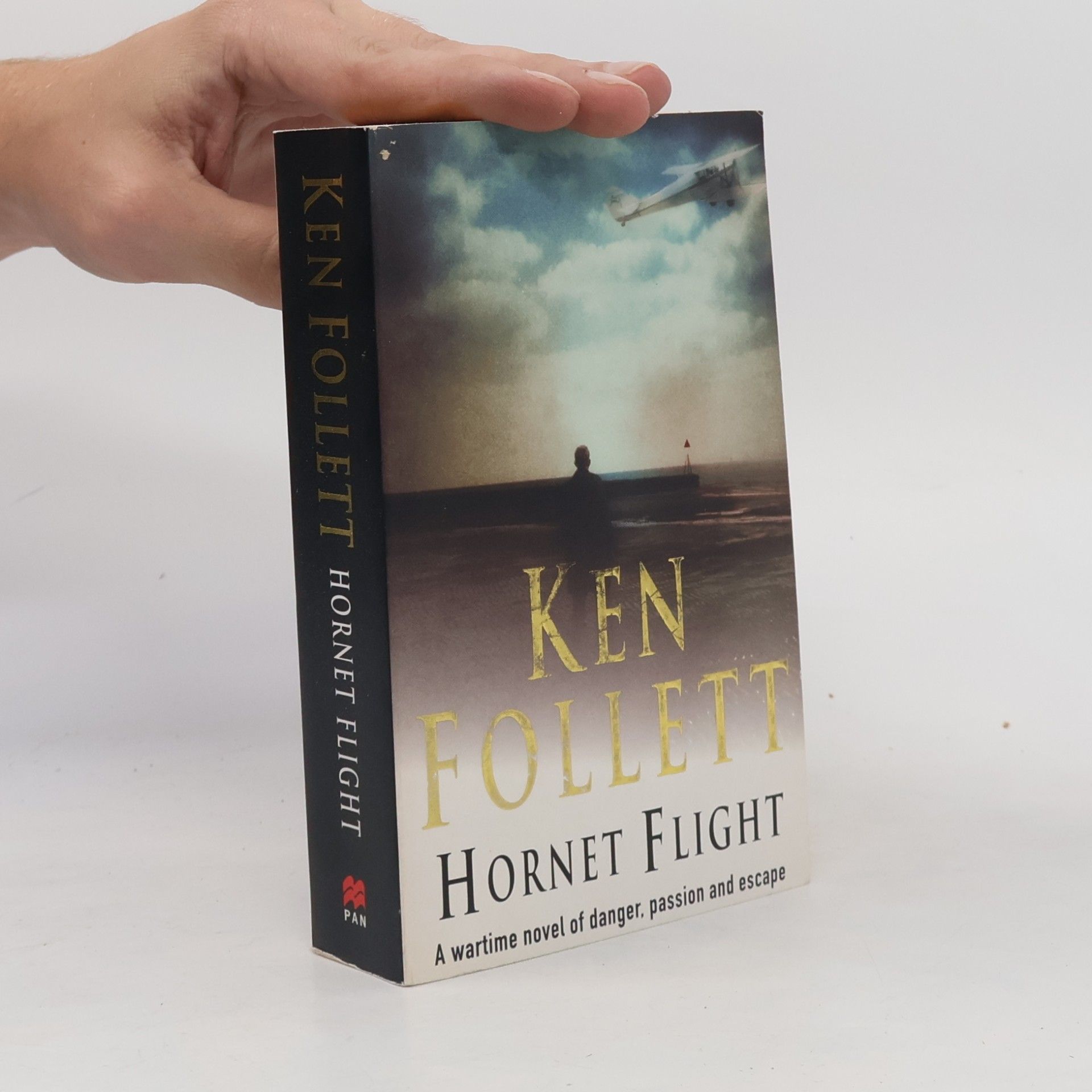 Ken Follett Hornet flight