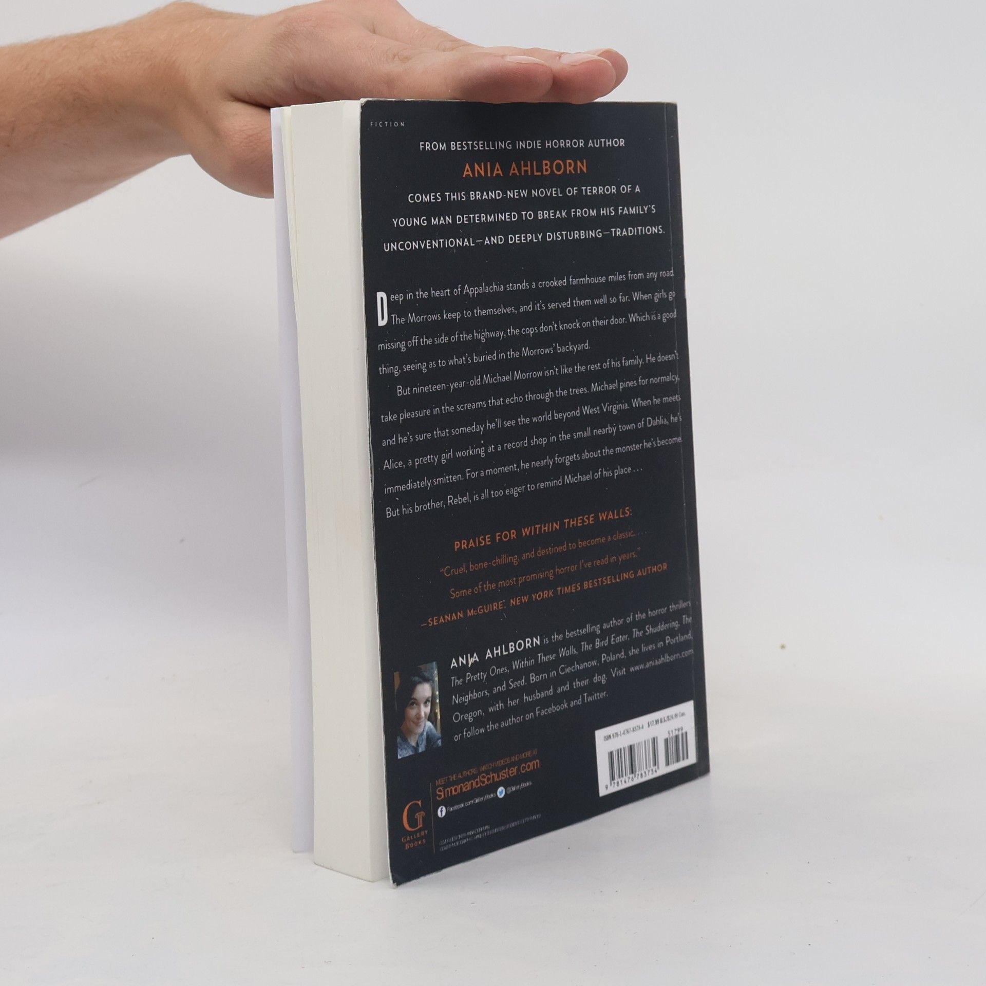 Ania Ahlborn Brother