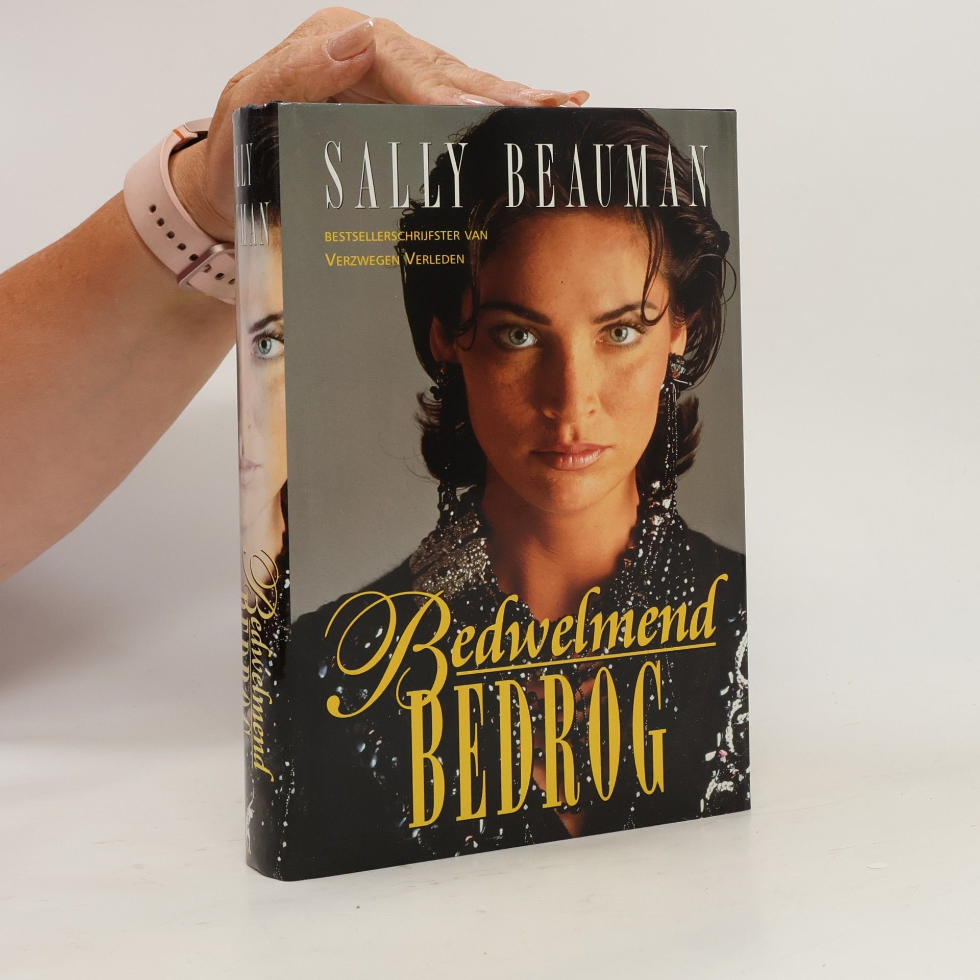 Sally Beauman Bedwelmend bedrog