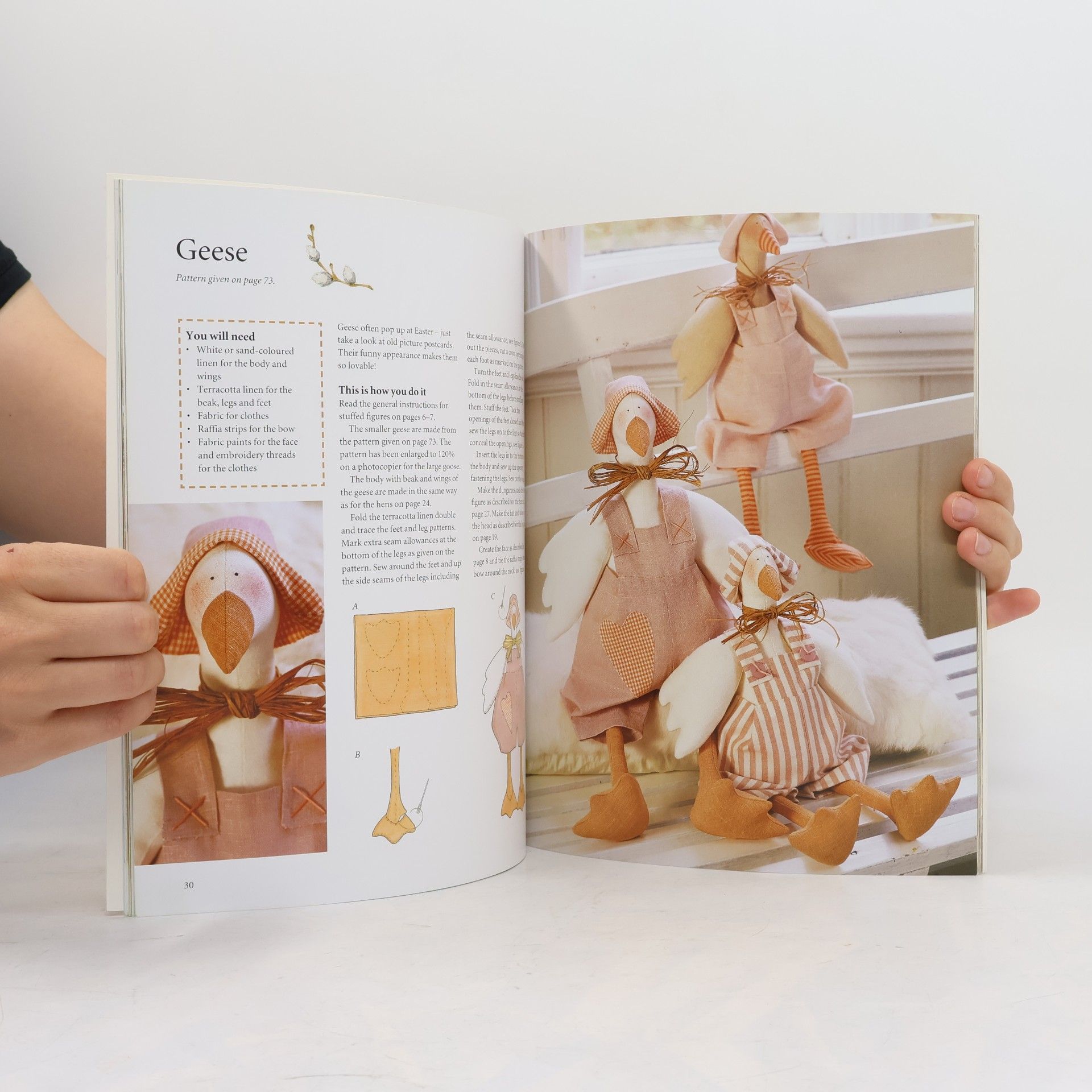AA.VV. Crafting springtime gifts : 25 adorable projects featuring bunnie, chicks, lambs and other springtime favourites