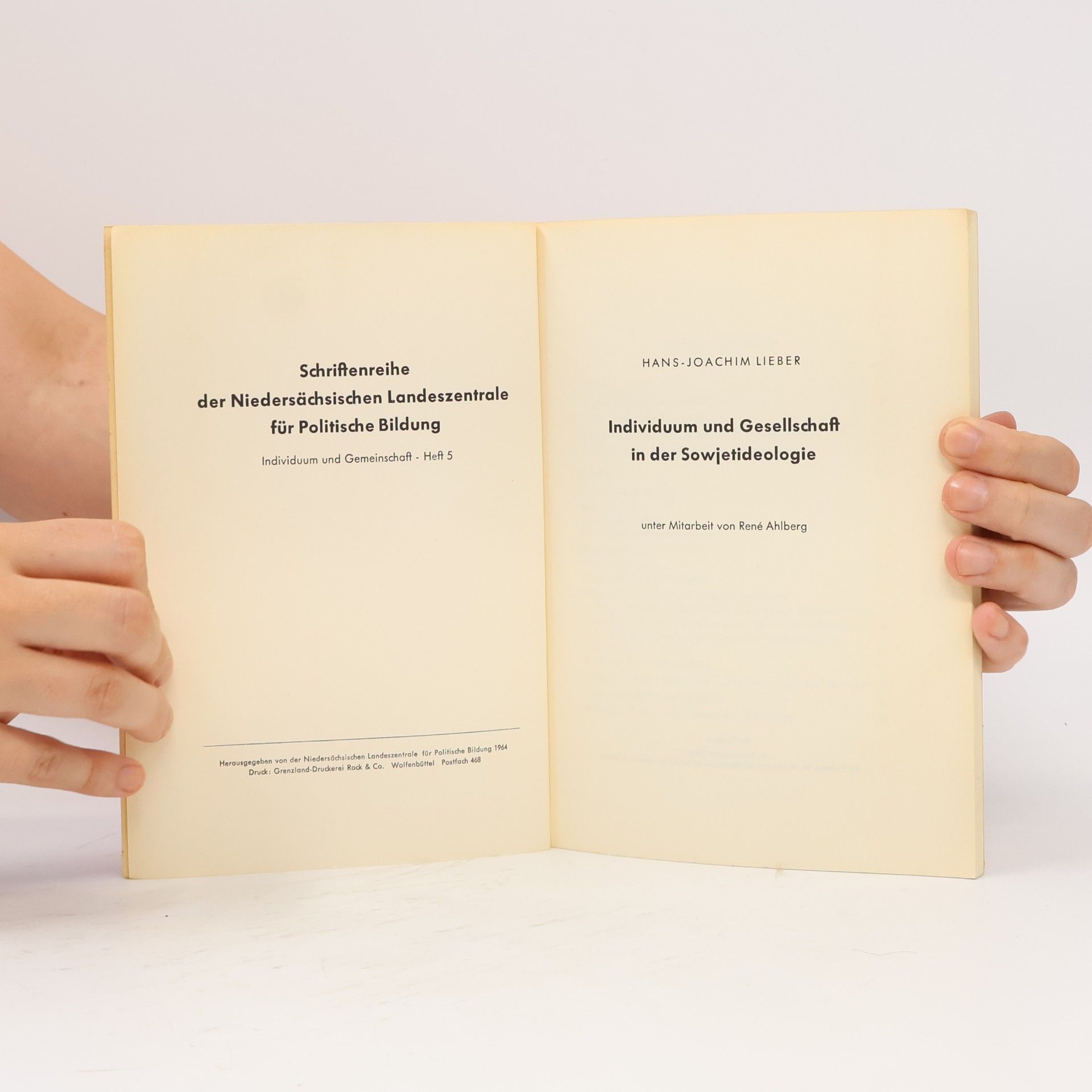 Hans-Joachim Lieber Individuum und Gesellschaft in der Sowjetideologie