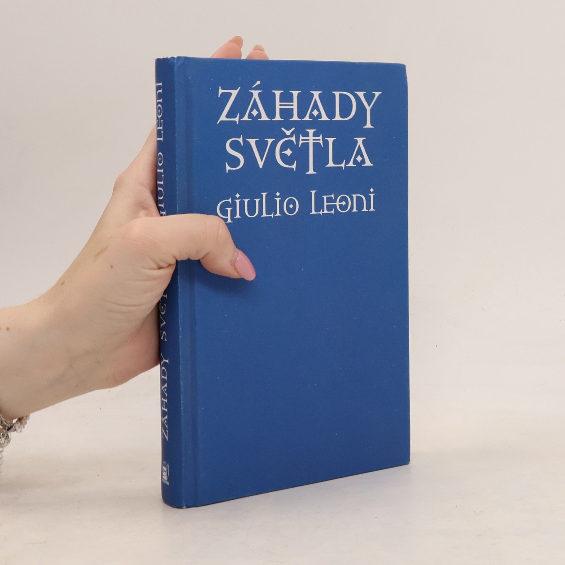 Giulio Leoni Záhady světla