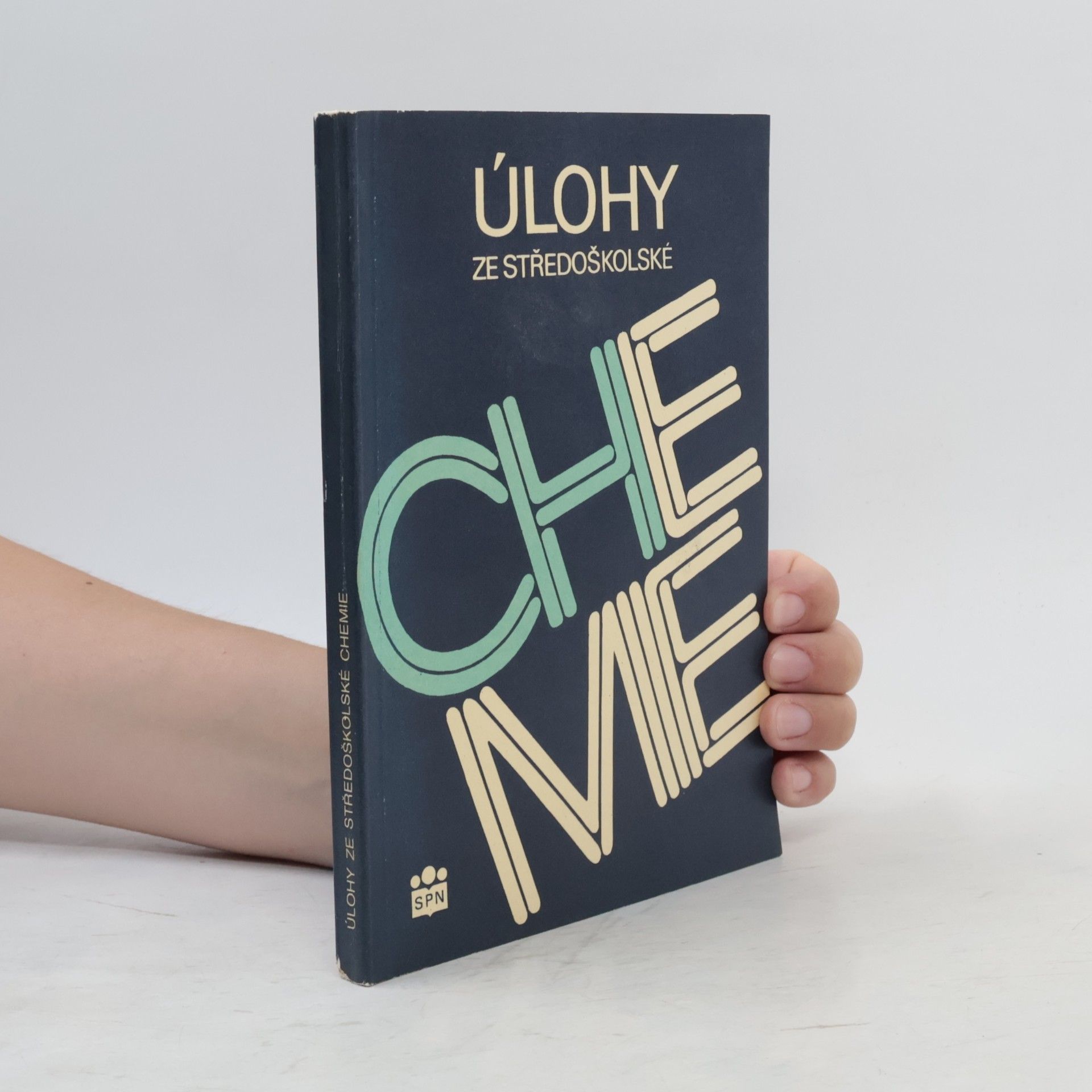 Úlohy ze středoškolské chemie : pomocná kniha pro žáky středních škol a gymnázií
