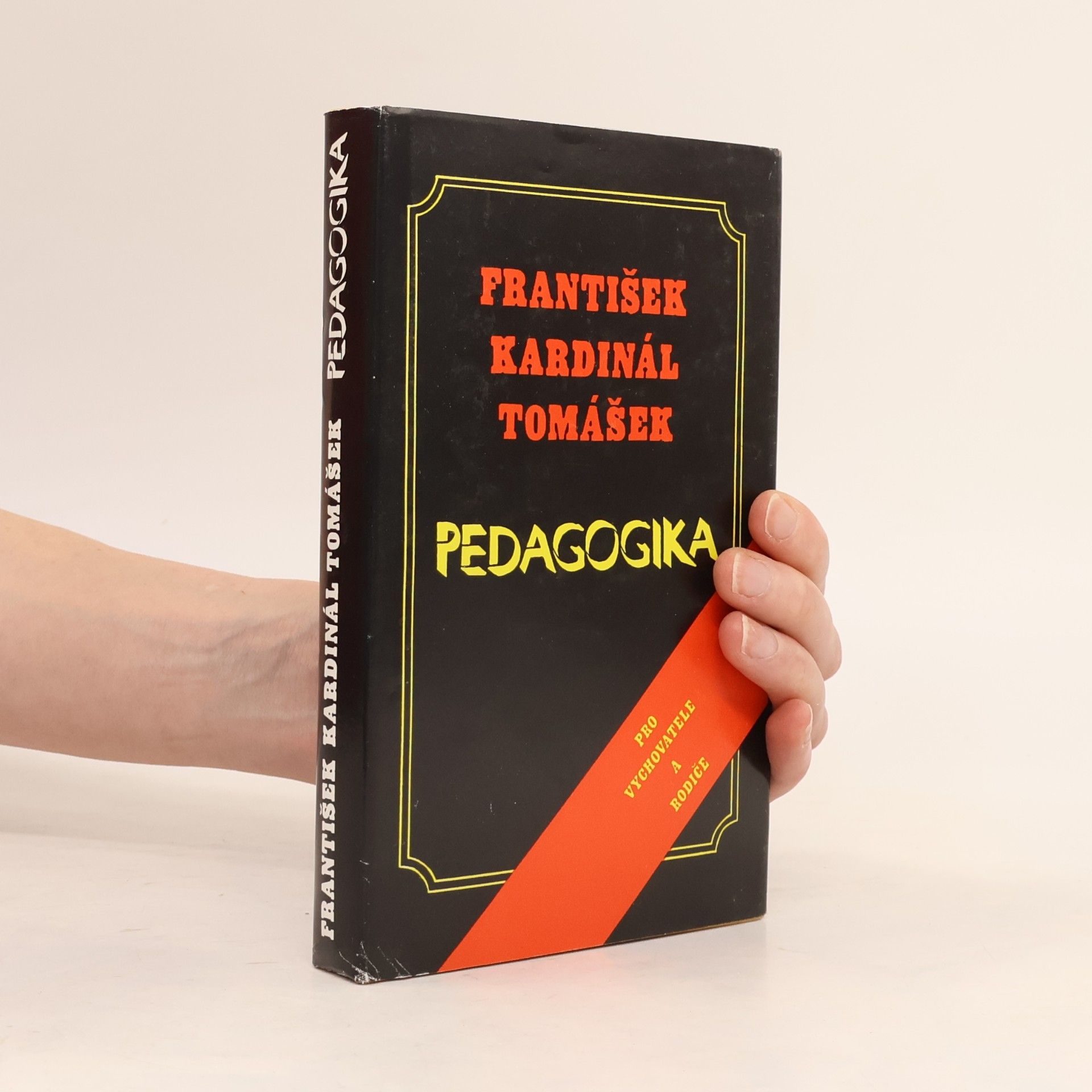 Marie Dvorská Pedagogika. Úvod do pedagogické praxe pro vychovatele a rodiče