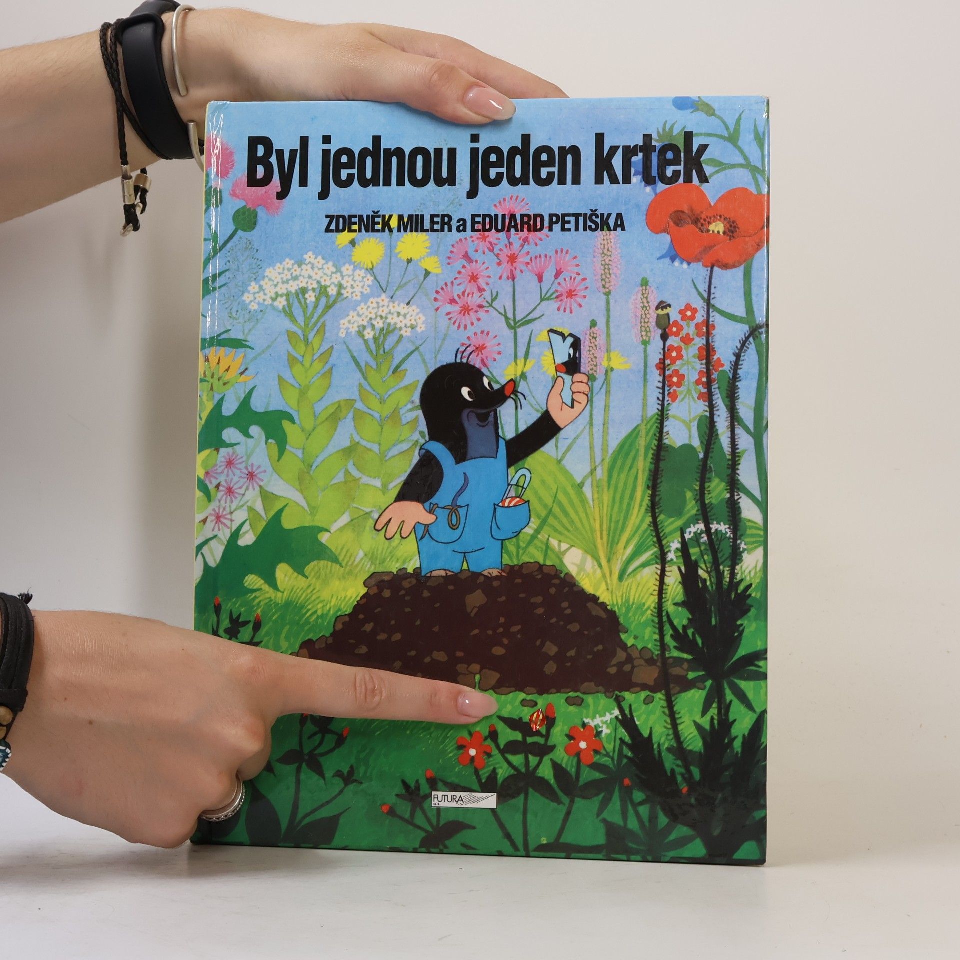 Eduard Petiška Byl jednou jeden krtek