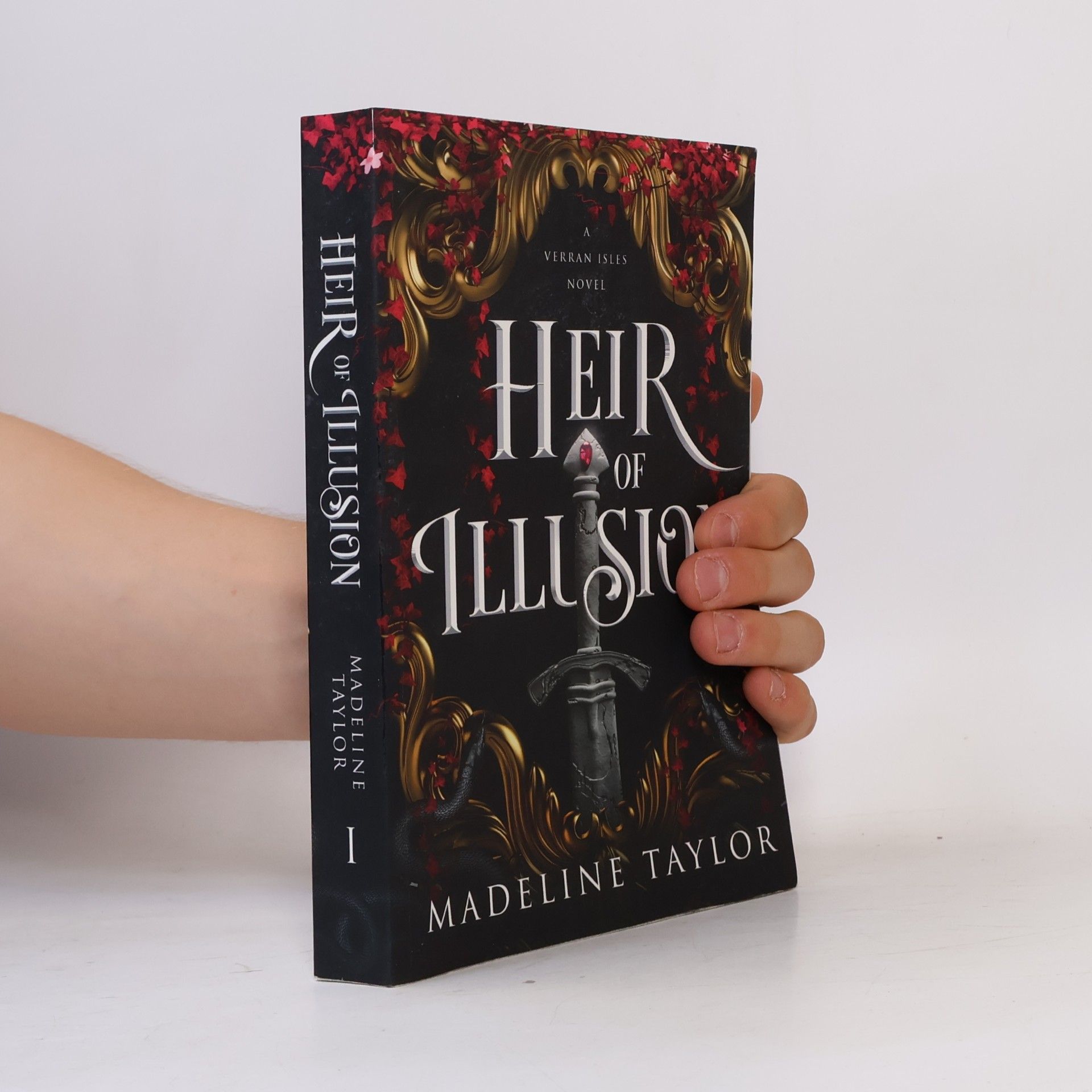Madeline Taylor The Verran Isles Series - 1: Heir of Illusion