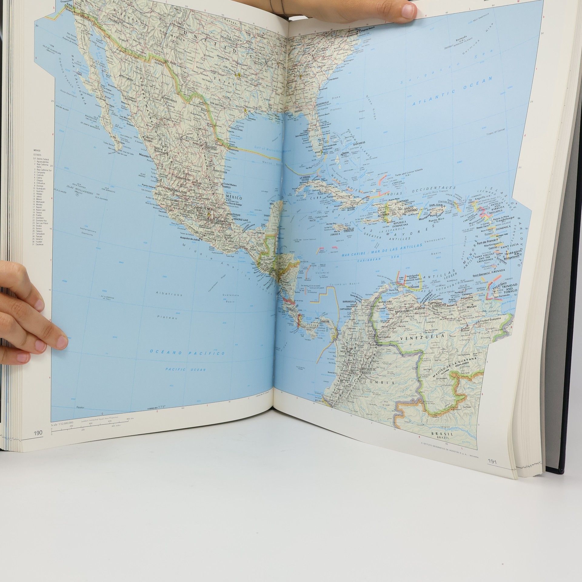 Various authors The World Book Atlas