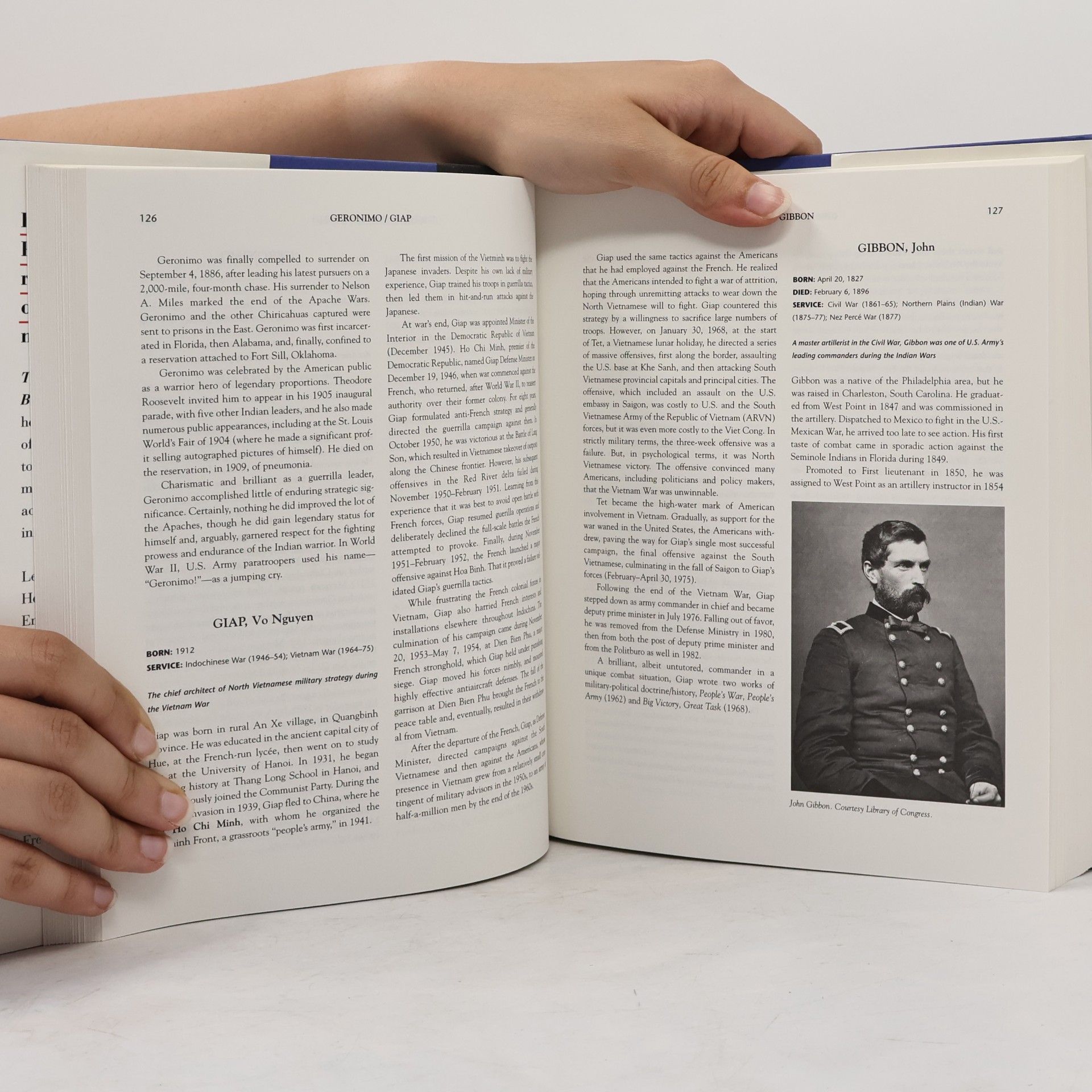 Alan Axelrod The Macmillan Dictionary of Military Biography